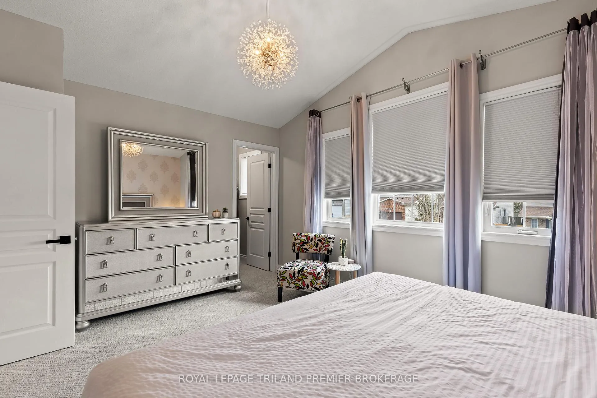 Photo 20 of 213 Crimson Crescent, London, East P — HOMEH