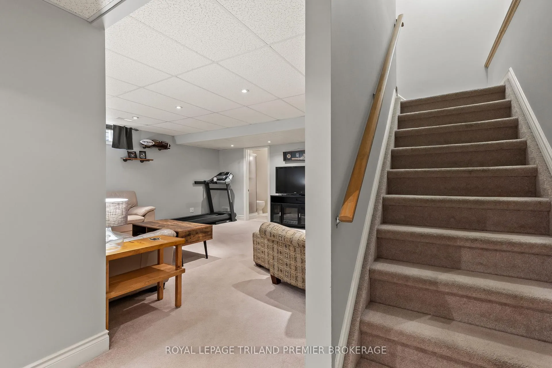 Photo 25 of 213 Crimson Crescent, London, East P — HOMEH