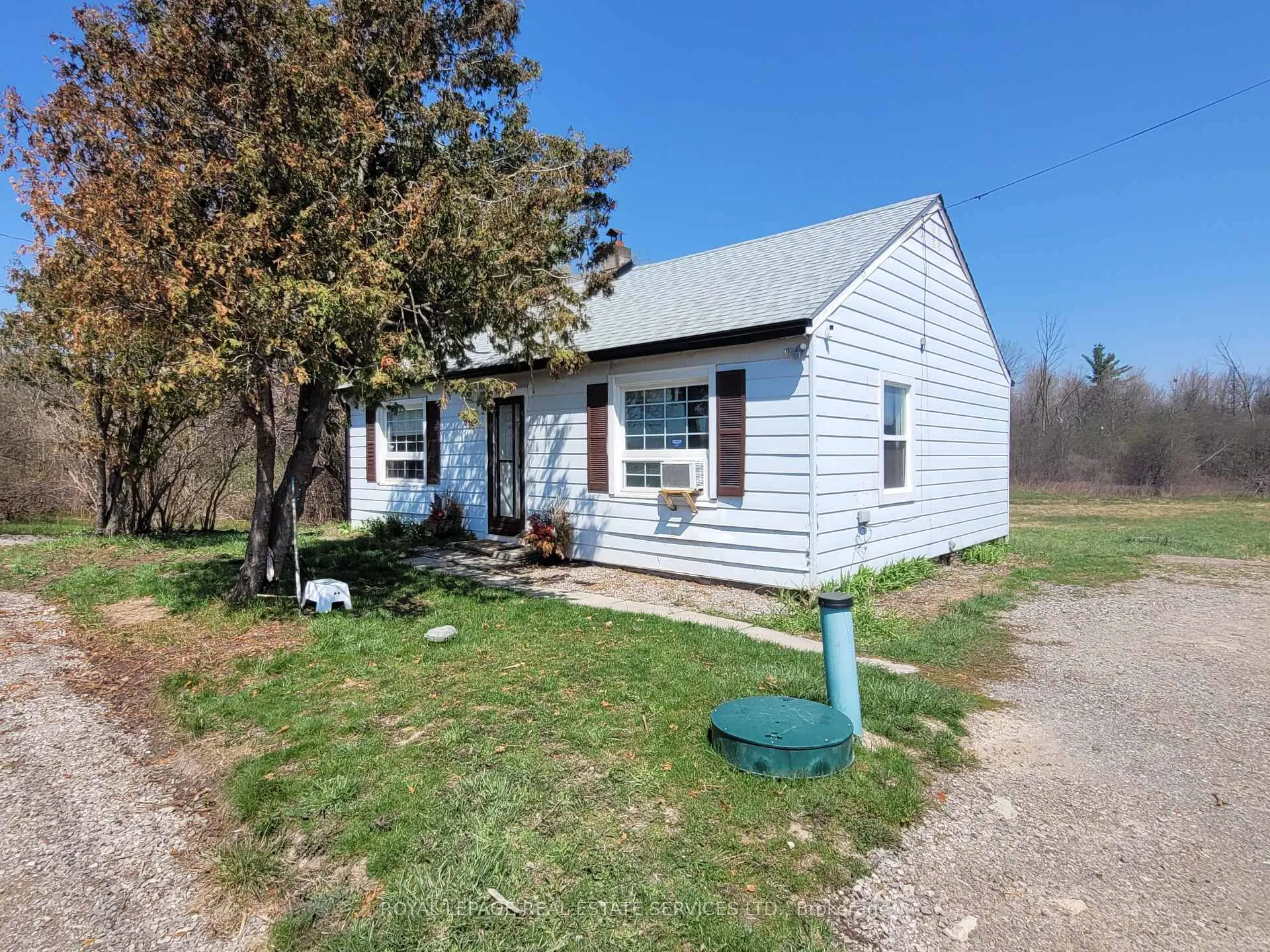 Front of 3209 Bronte Road