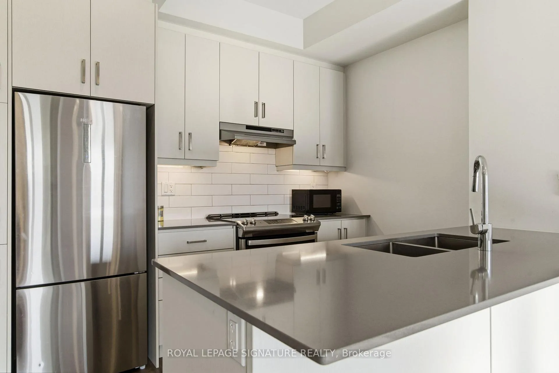 Photo 7 of Unit 275, 150 Honeycrisp Crescent, Vaughan, Vaughan Corporate Centre — HOMEH