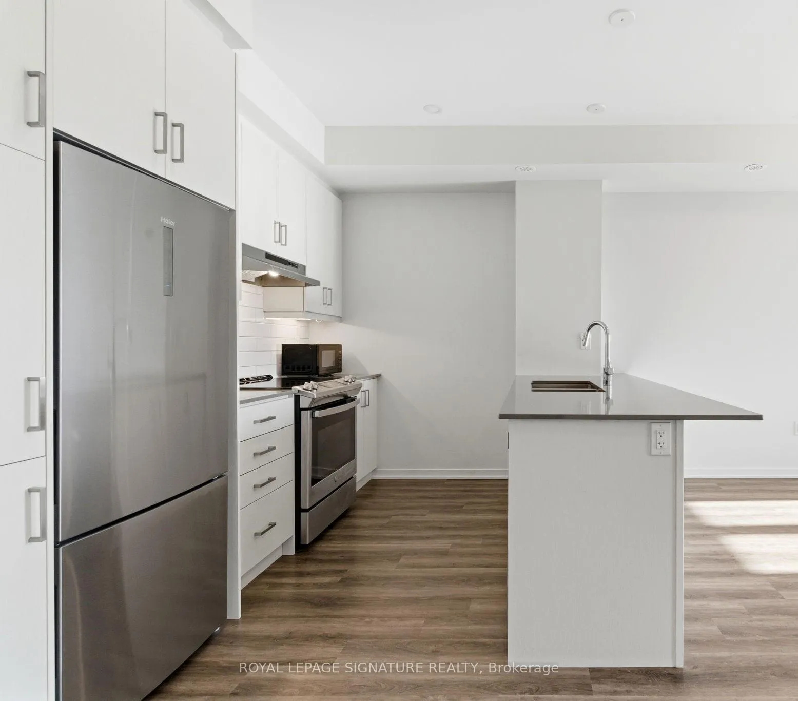 Photo 8 of Unit 275, 150 Honeycrisp Crescent, Vaughan, Vaughan Corporate Centre — HOMEH