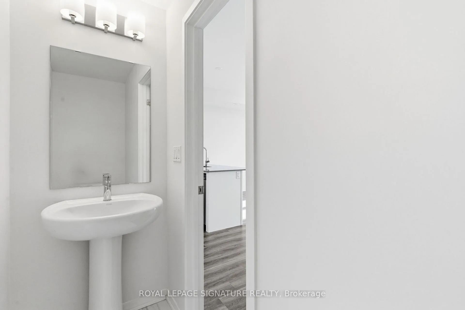 Photo 10 of Unit 275, 150 Honeycrisp Crescent, Vaughan, Vaughan Corporate Centre — HOMEH