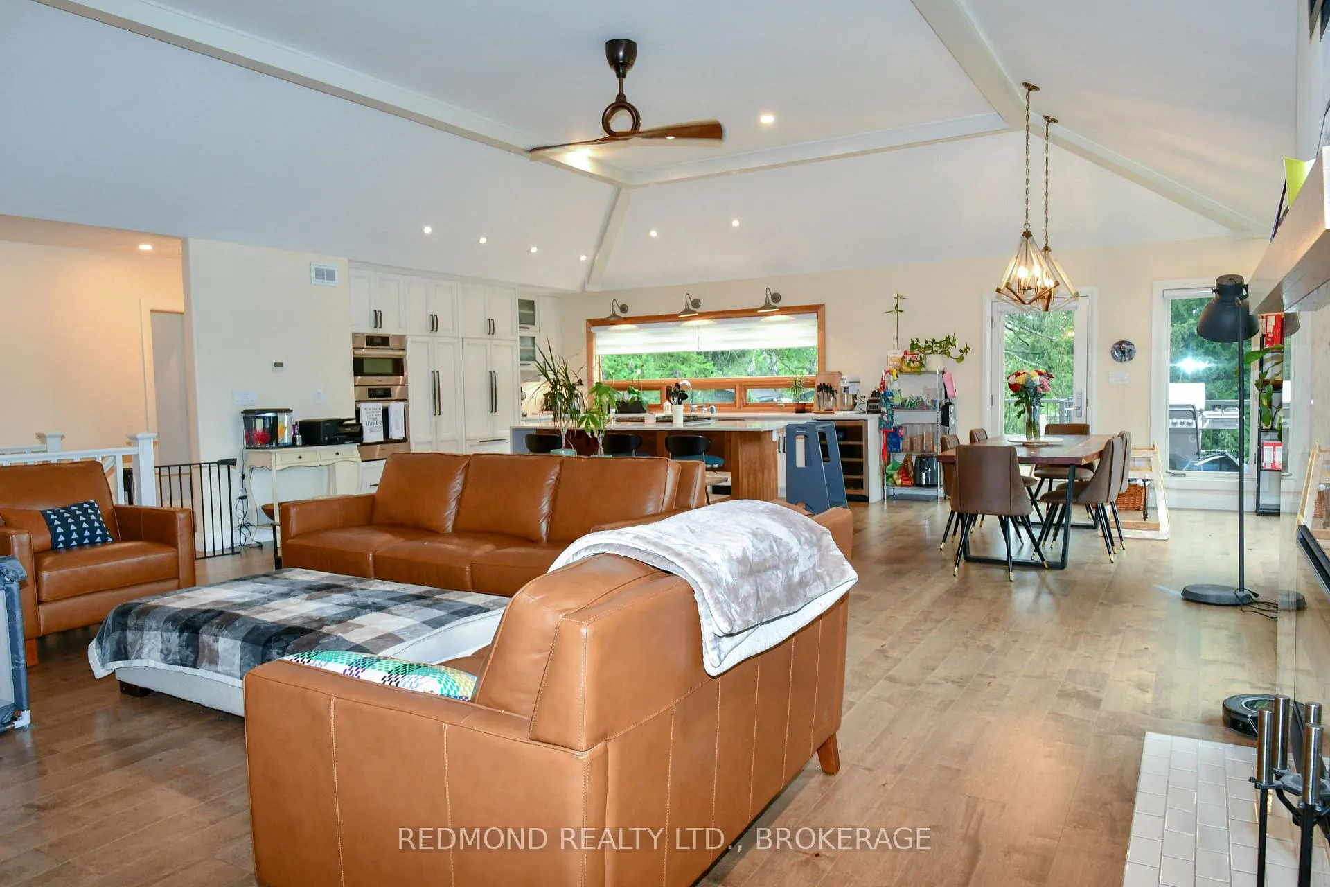 Photo 19 of 403 Thousand Islands Parkway, Frontenac Islands, The Islands — HOMEH