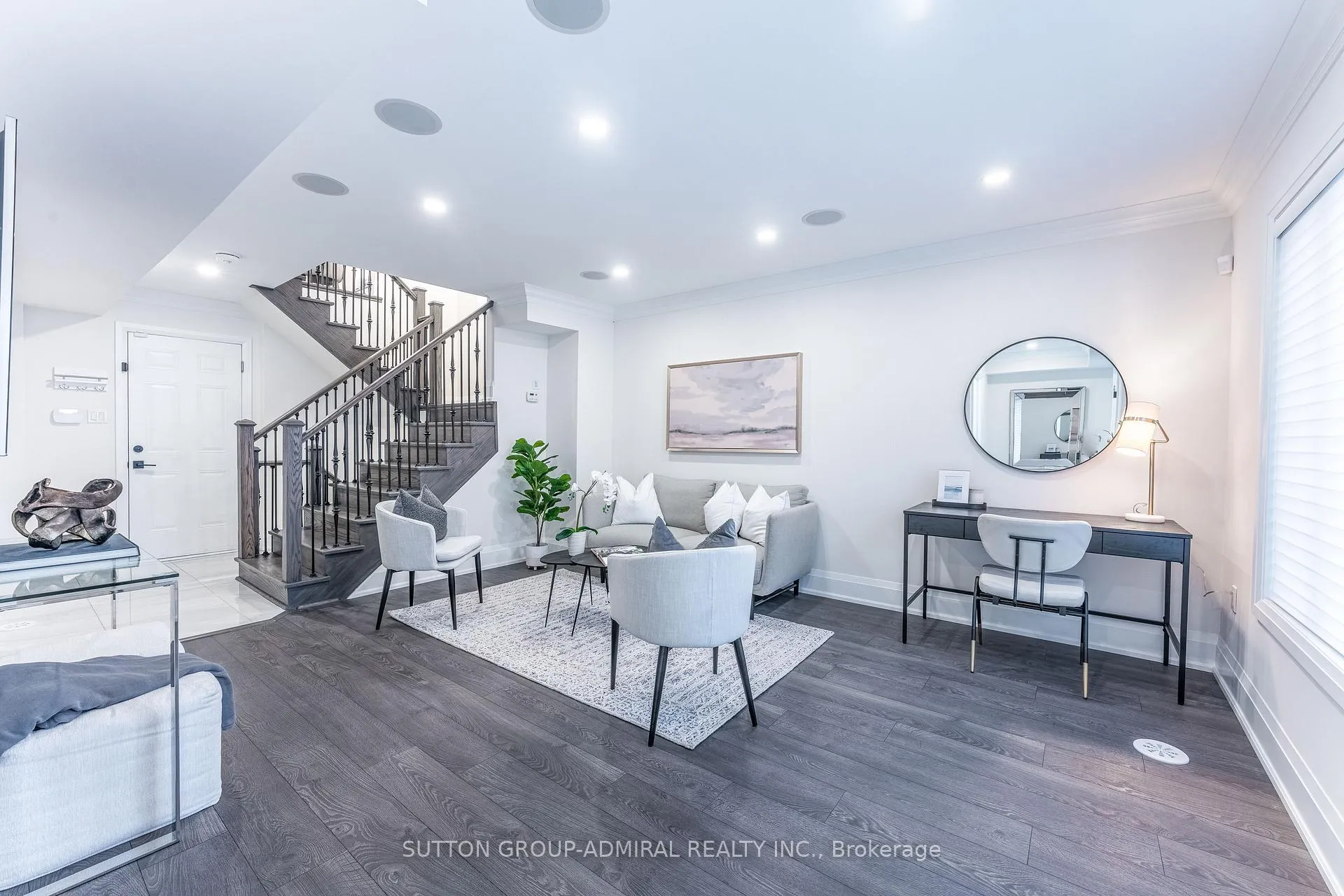 Photo 4 of 25 Cohen Way, Vaughan, Patterson — HOMEH