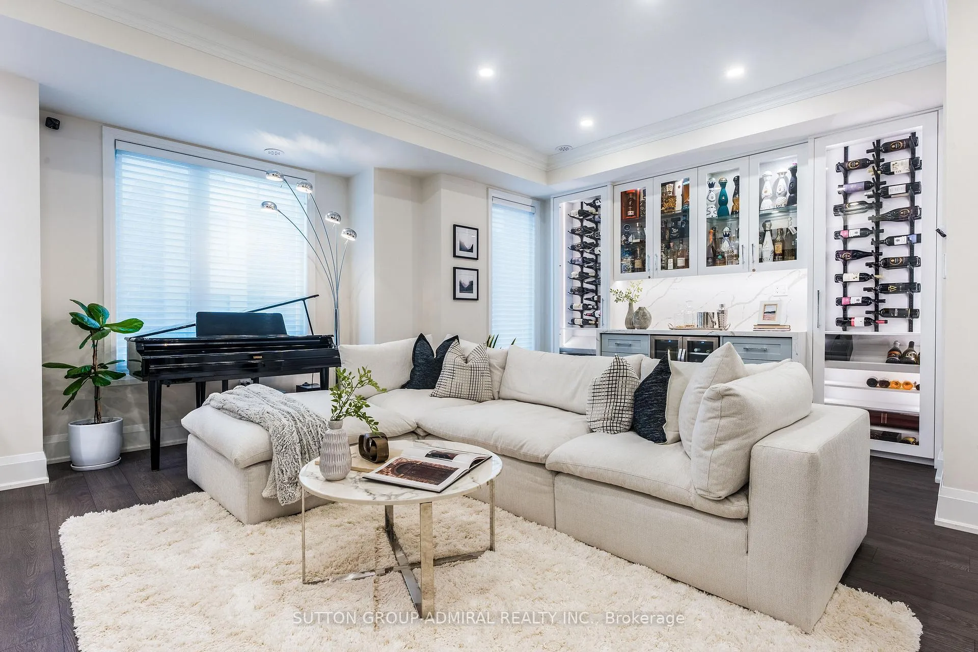 Photo 8 of 25 Cohen Way, Vaughan, Patterson — HOMEH