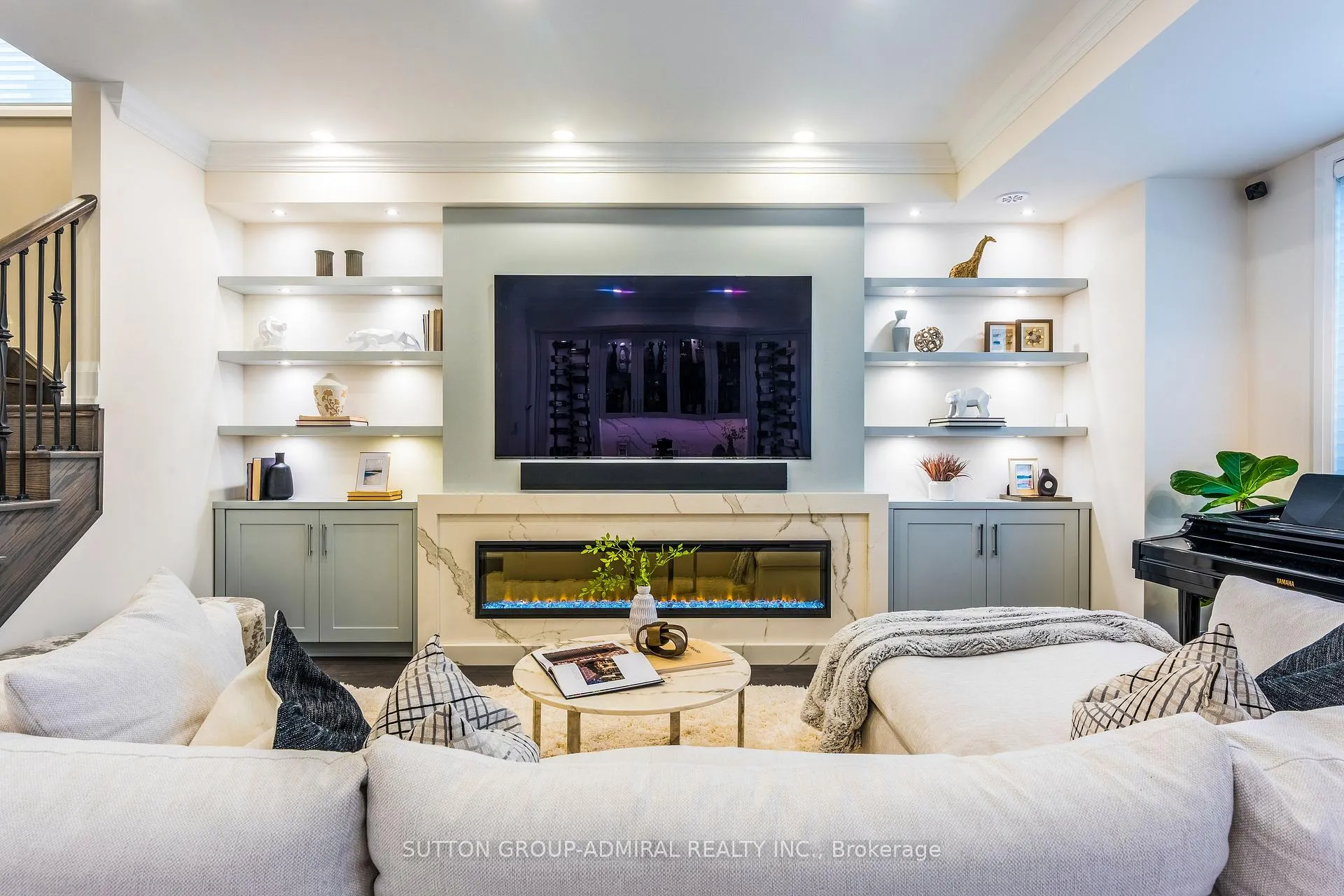 Photo 11 of 25 Cohen Way, Vaughan, Patterson — HOMEH