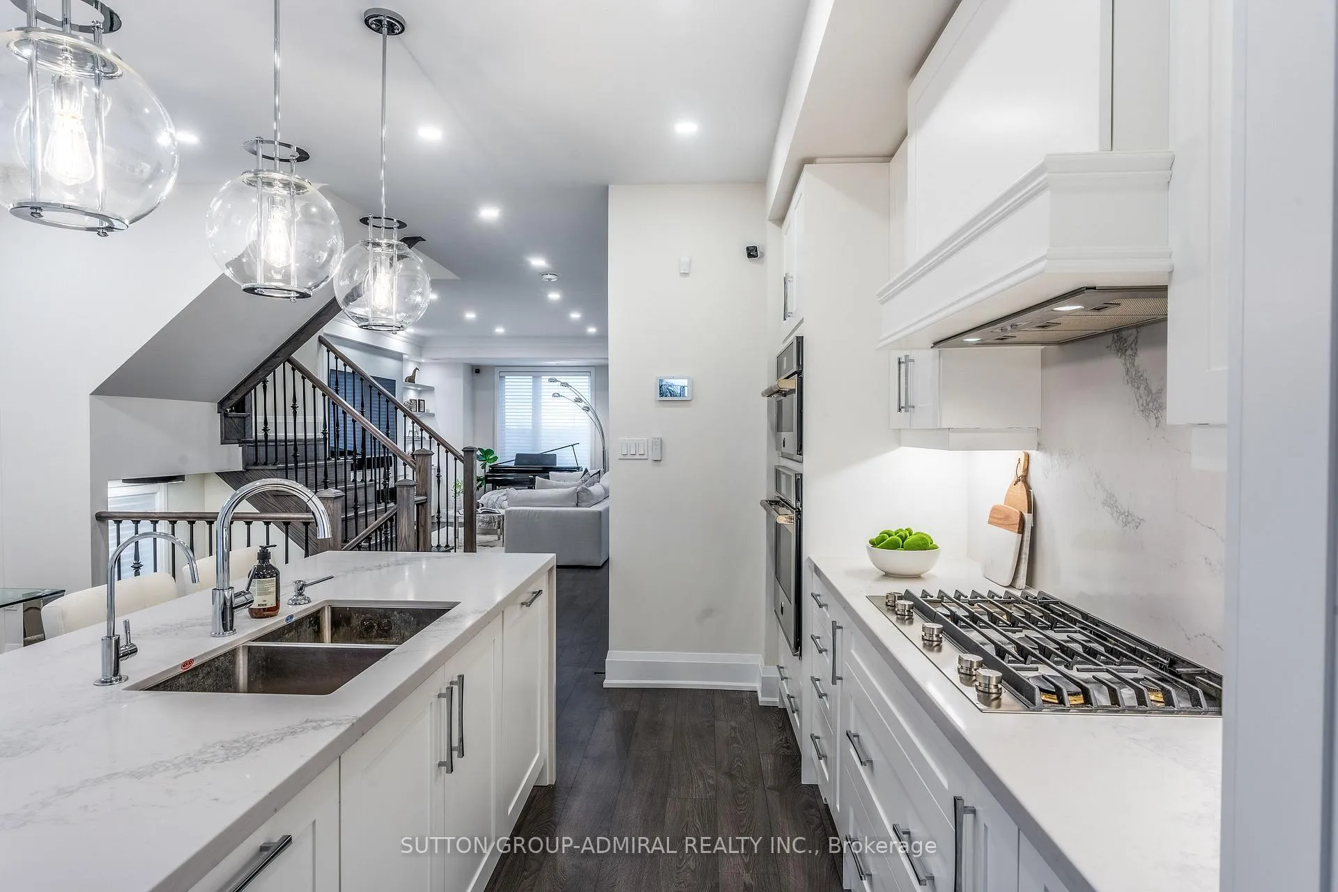 Photo 19 of 25 Cohen Way, Vaughan, Patterson — HOMEH