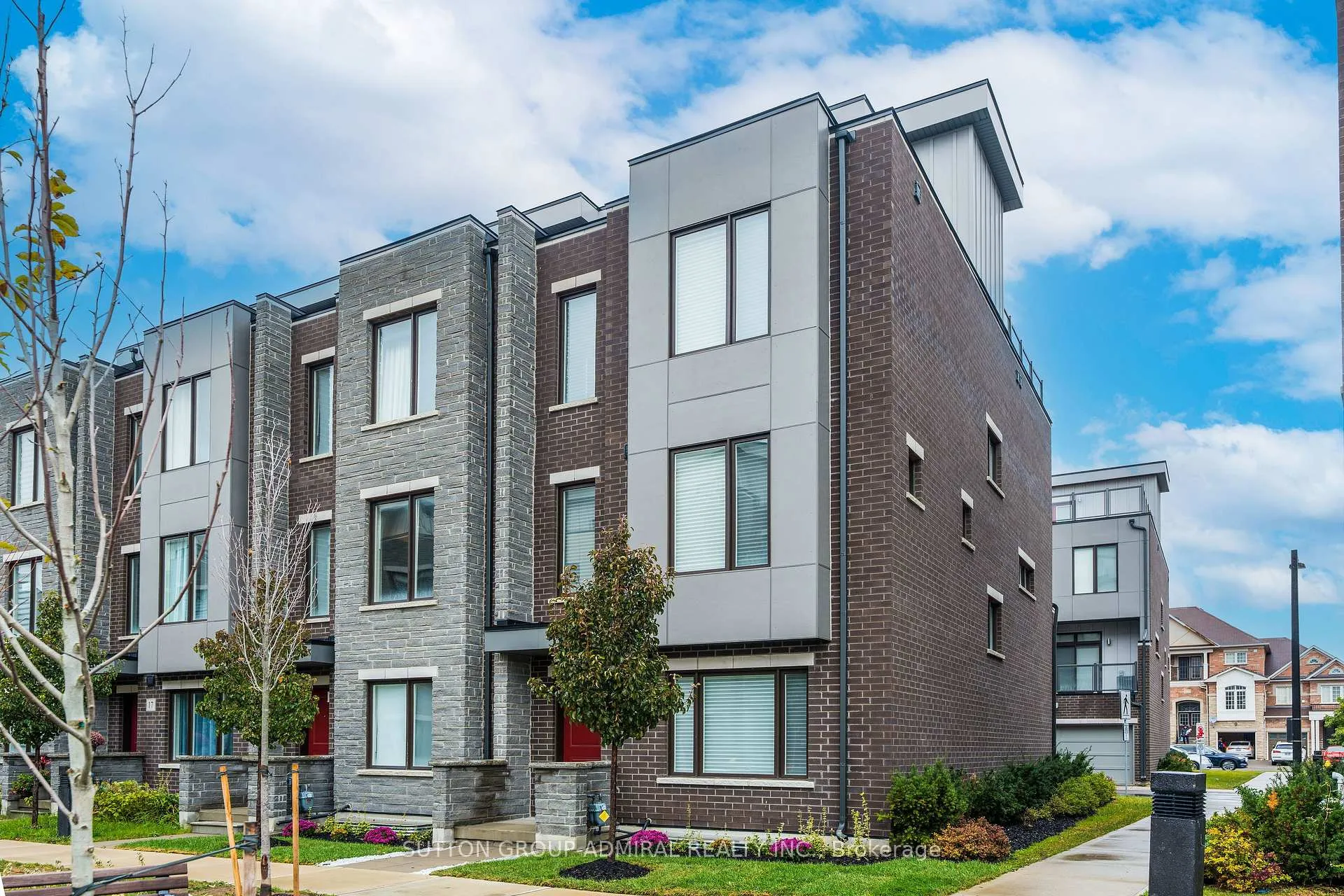 Photo 34 of 25 Cohen Way, Vaughan, Patterson — HOMEH