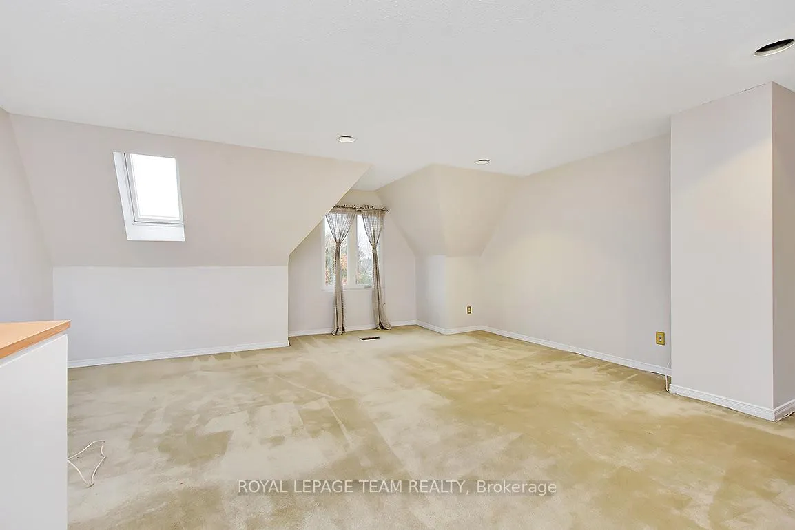 Photo 13 of 121 Elm Street, Ottawa, West Centre Town — HOMEH