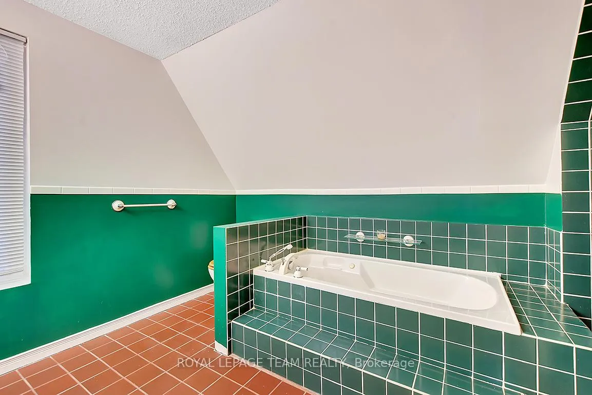 Photo 17 of 121 Elm Street, Ottawa, West Centre Town — HOMEH