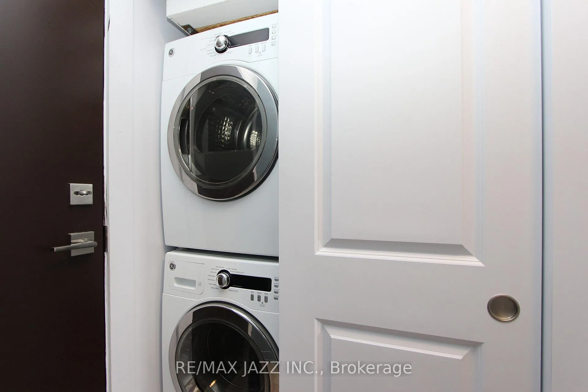 Photo 7 of Unit 310, 14 1/2 King Street E, Oshawa, O'Neill — HOMEH