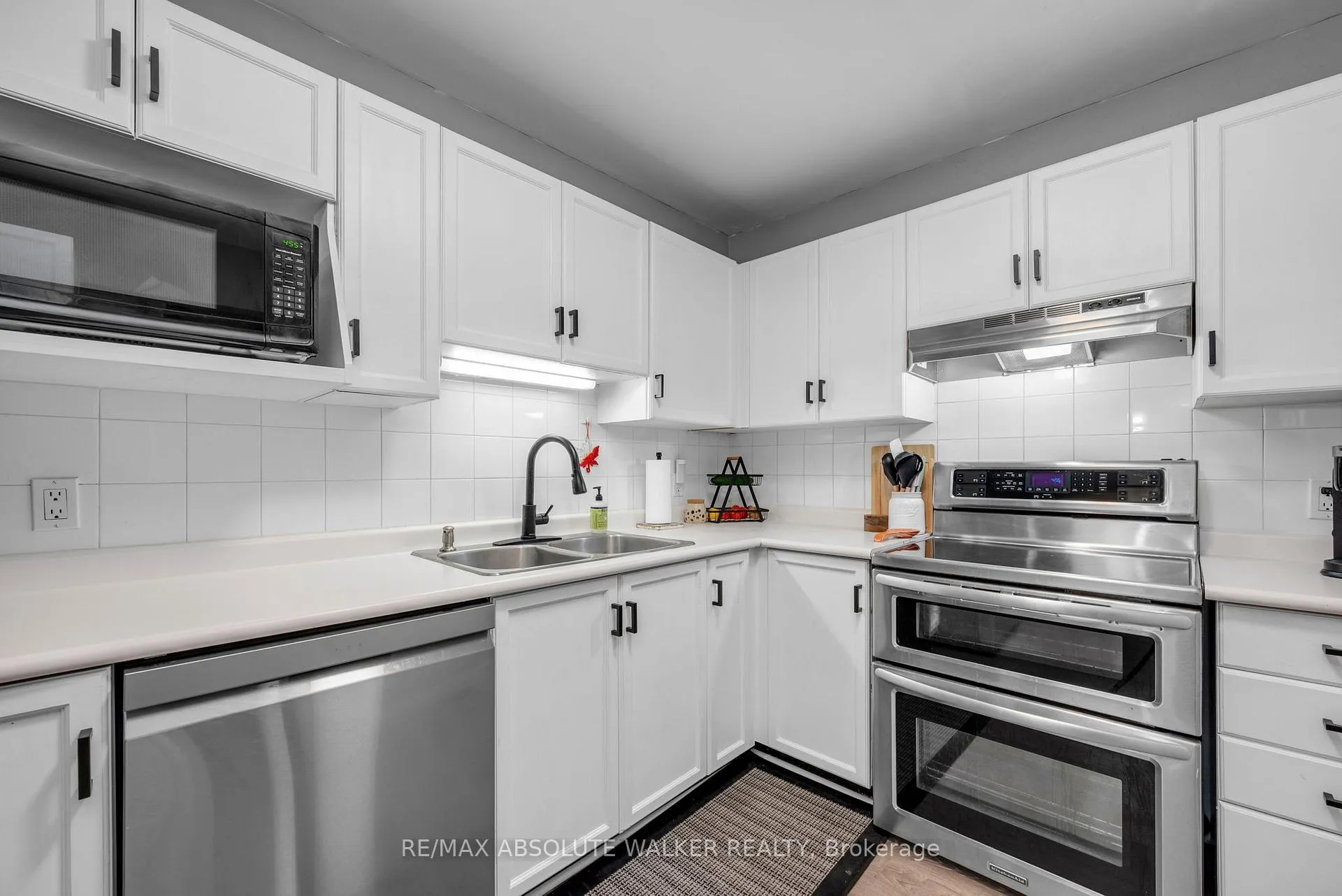 Photo 10 of 108 Cedarock Drive, Ottawa, Kanata - Bridlewood — HOMEH