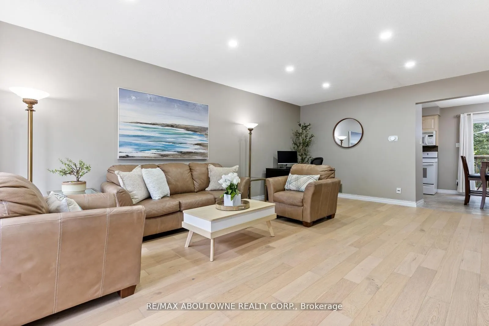 Photo 3 of Unit 48, 49 Cedarwoods Crescent, Kitchener, Vanier - Kitchener — HOMEH