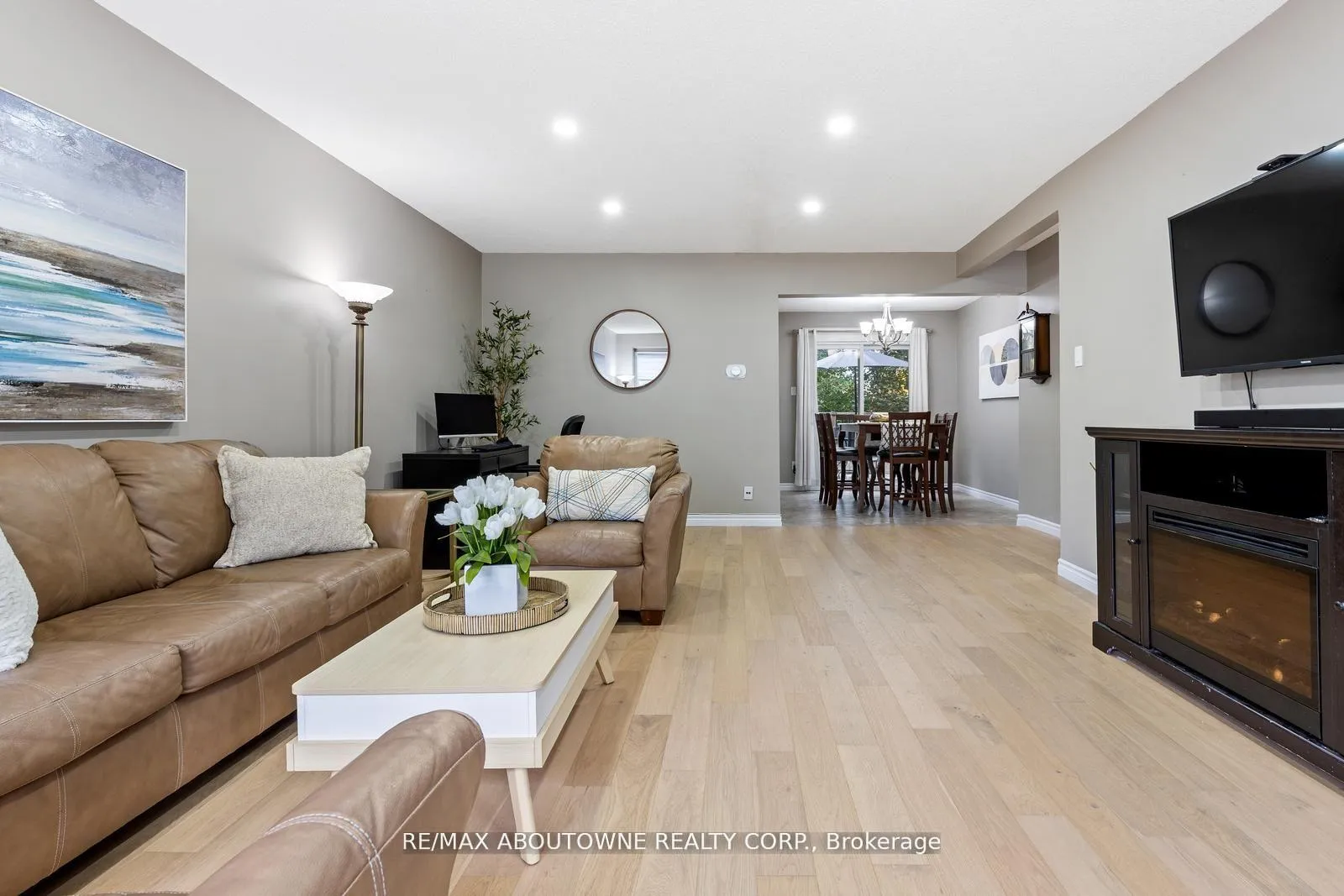 Photo 4 of Unit 48, 49 Cedarwoods Crescent, Kitchener, Vanier - Kitchener — HOMEH