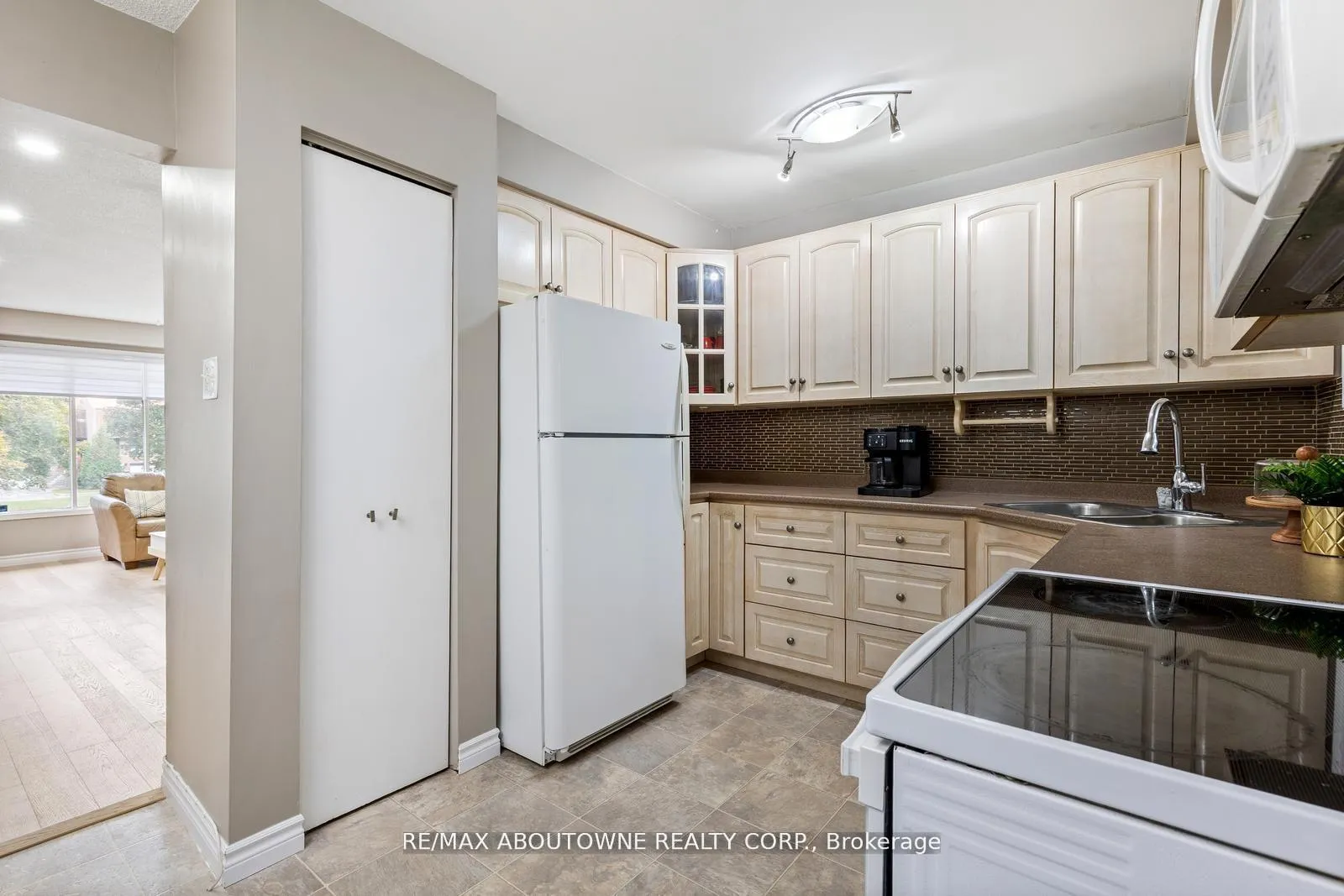 Photo 14 of Unit 48, 49 Cedarwoods Crescent, Kitchener, Vanier - Kitchener — HOMEH