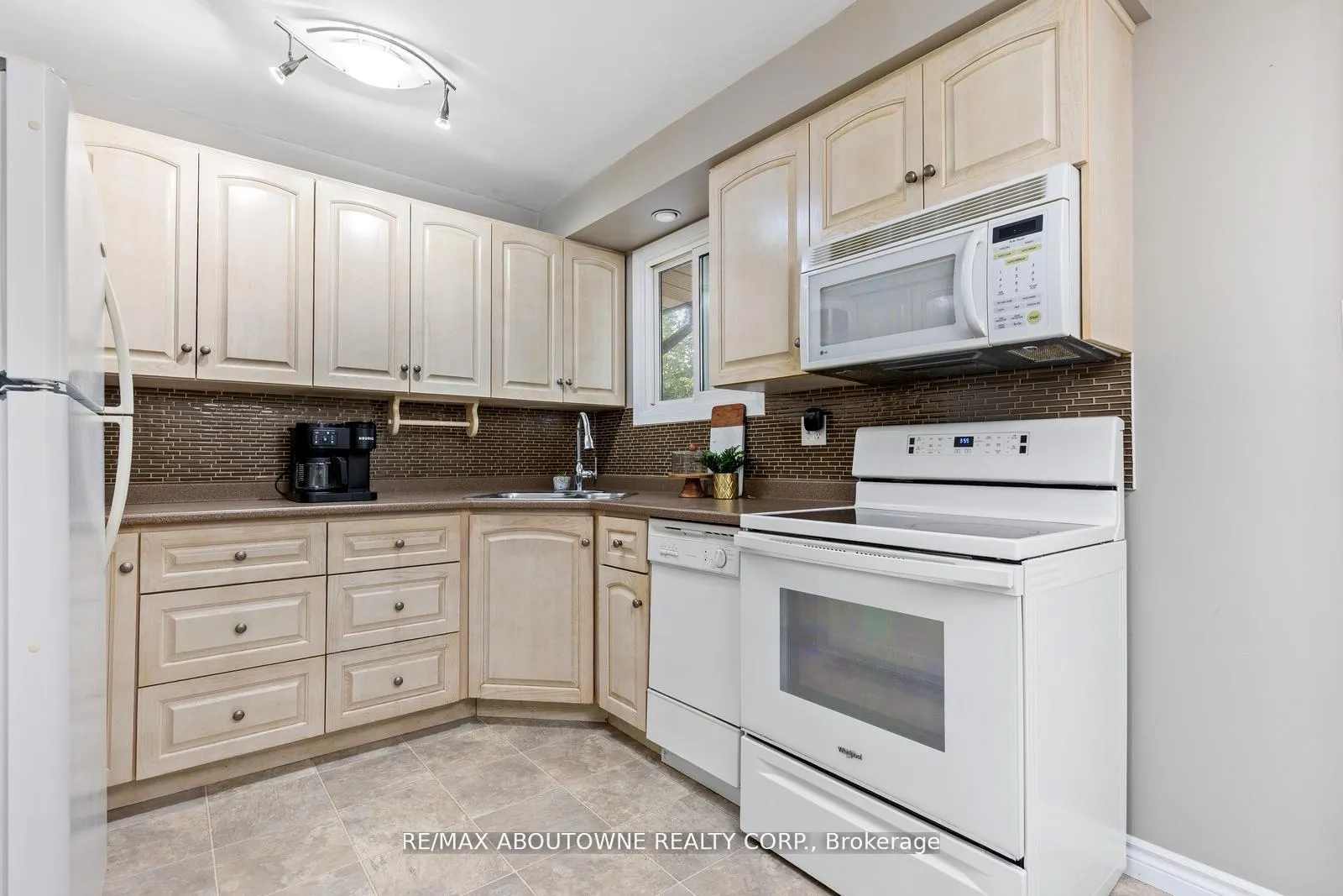 Photo 15 of Unit 48, 49 Cedarwoods Crescent, Kitchener, Vanier - Kitchener — HOMEH