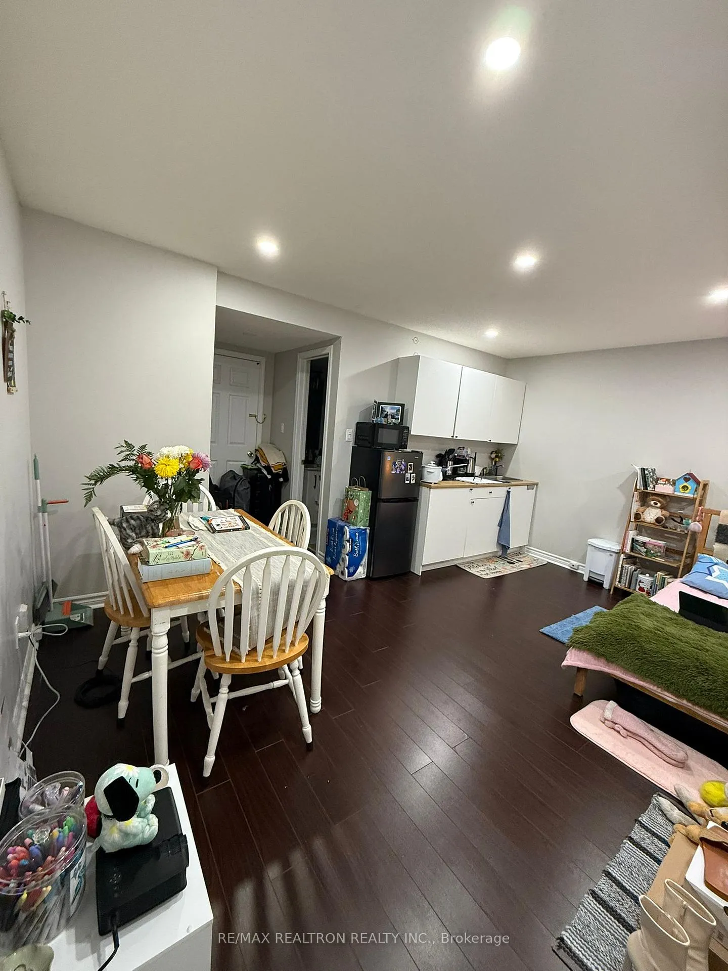 Front of Unit Basement, 1657 Avonmore Square W