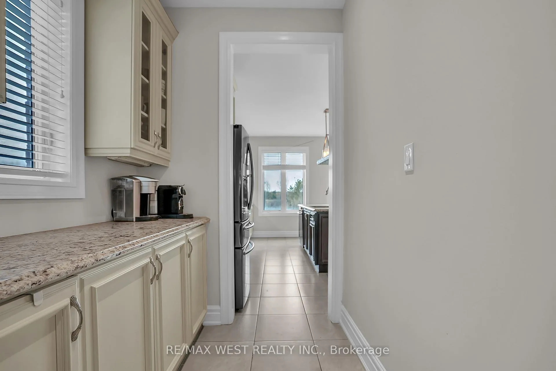 Photo 4 of 23 Webb Trail, New Tecumseth, Tottenham — HOMEH