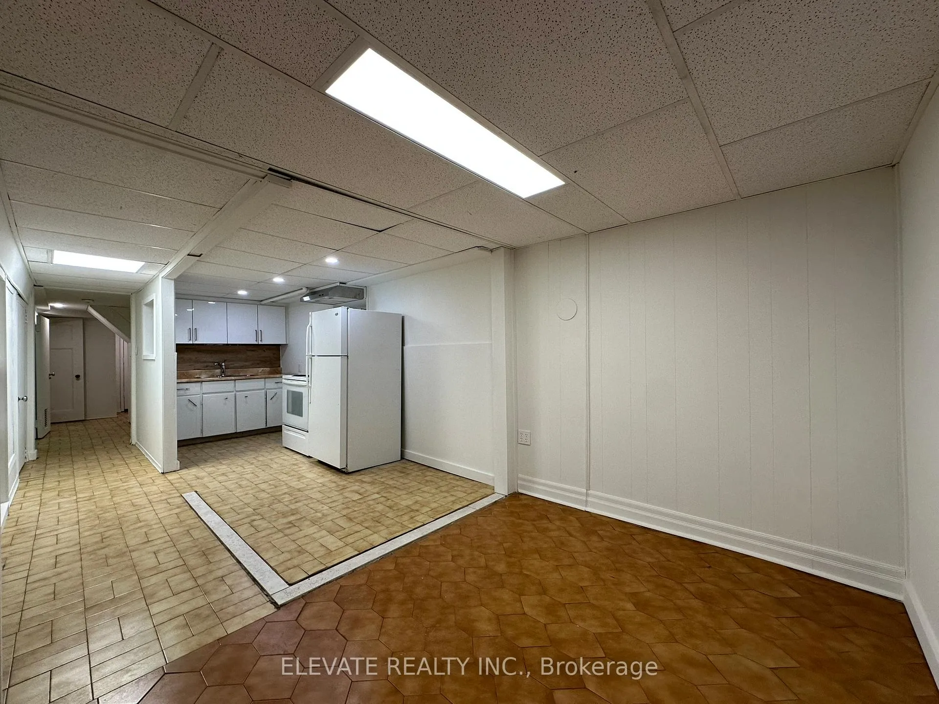 Photo 2 of Unit Bsmt, 63 Garden Avenue, Toronto, Roncesvalles — HOMEH
