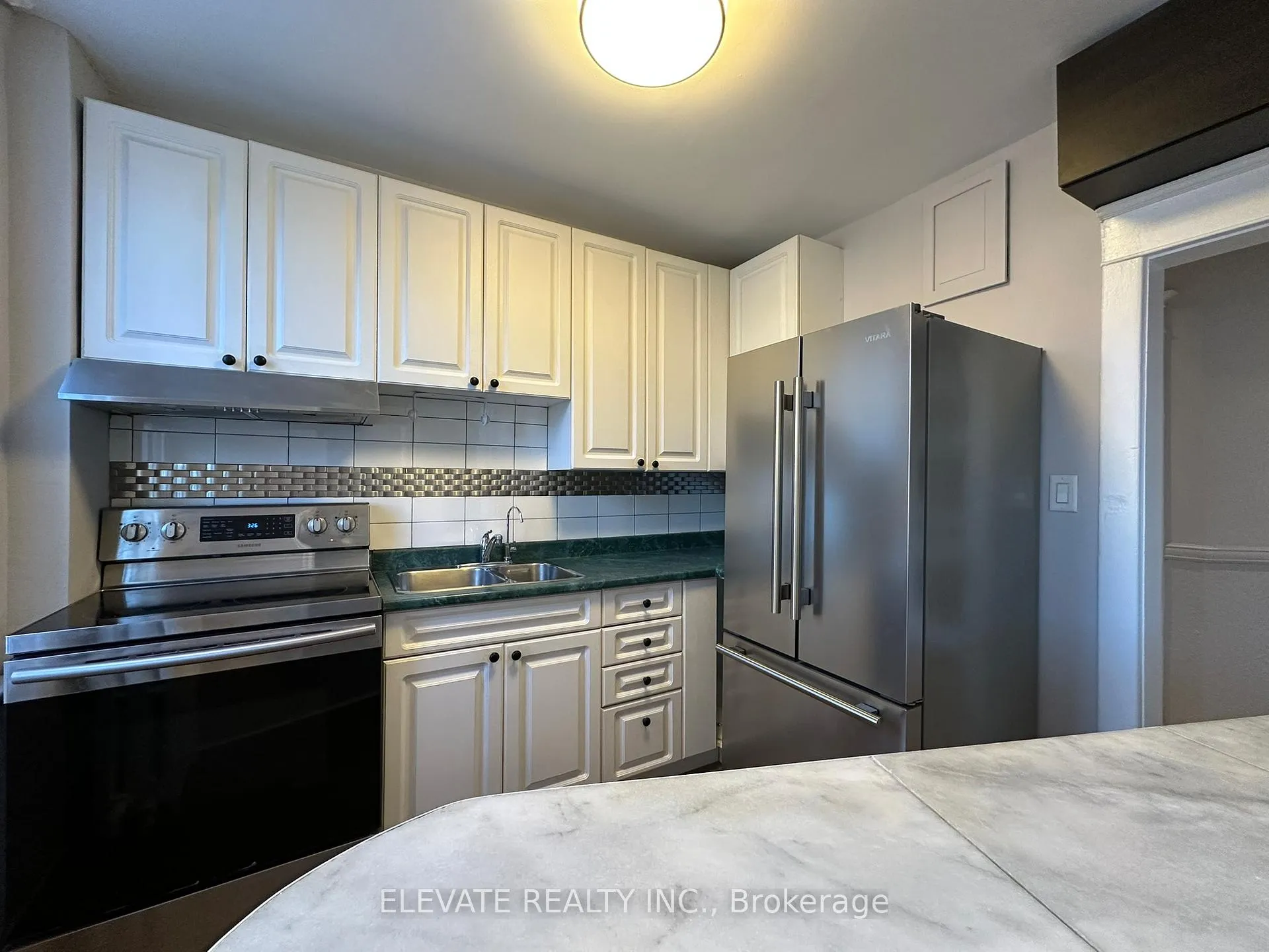 Photo 4 of Unit 2, 63A Garden Avenue, Toronto, Roncesvalles — HOMEH
