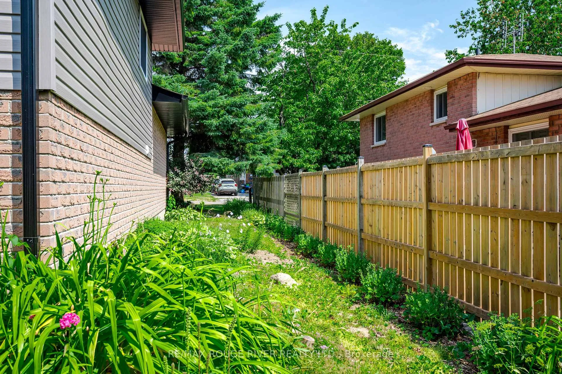 Photo 3 of 875 Westwood Crescent, Cobourg — HOMEH