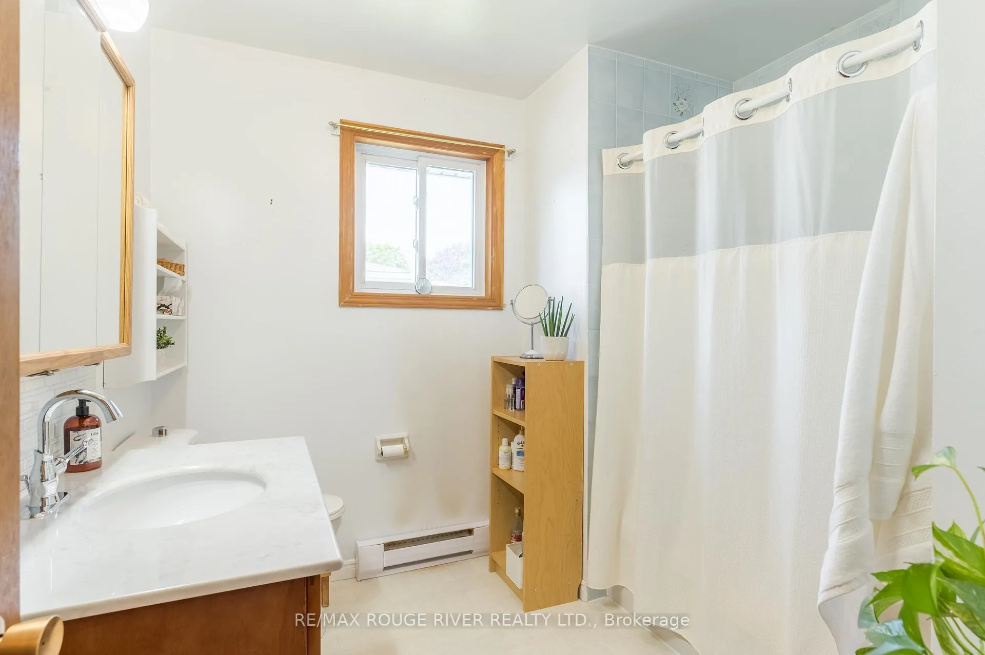 Photo 21 of 875 Westwood Crescent, Cobourg — HOMEH
