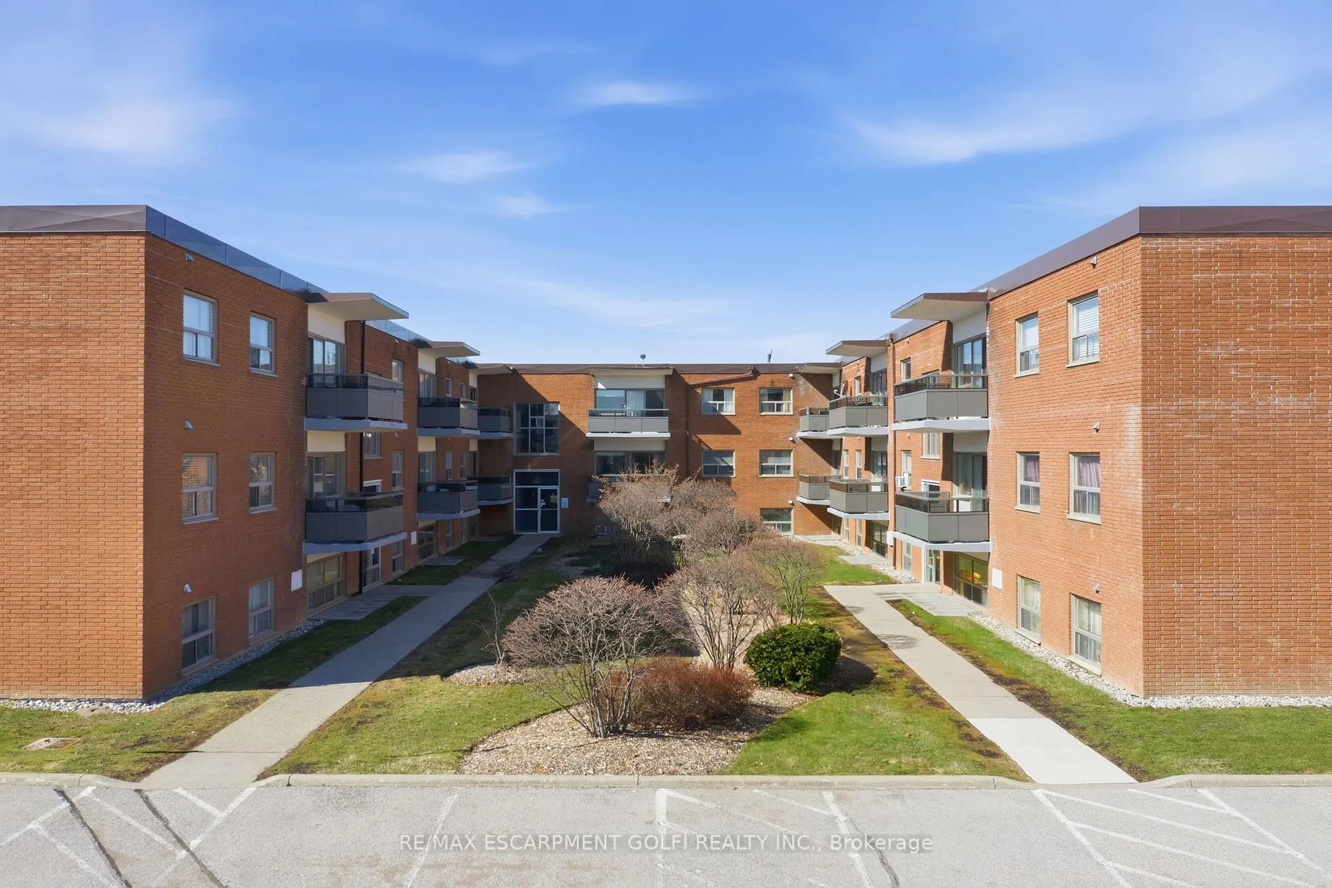 Photo 1 of Unit 108, 242 Oakdale Avenue, St. Catharines, Oakdale — HOMEH