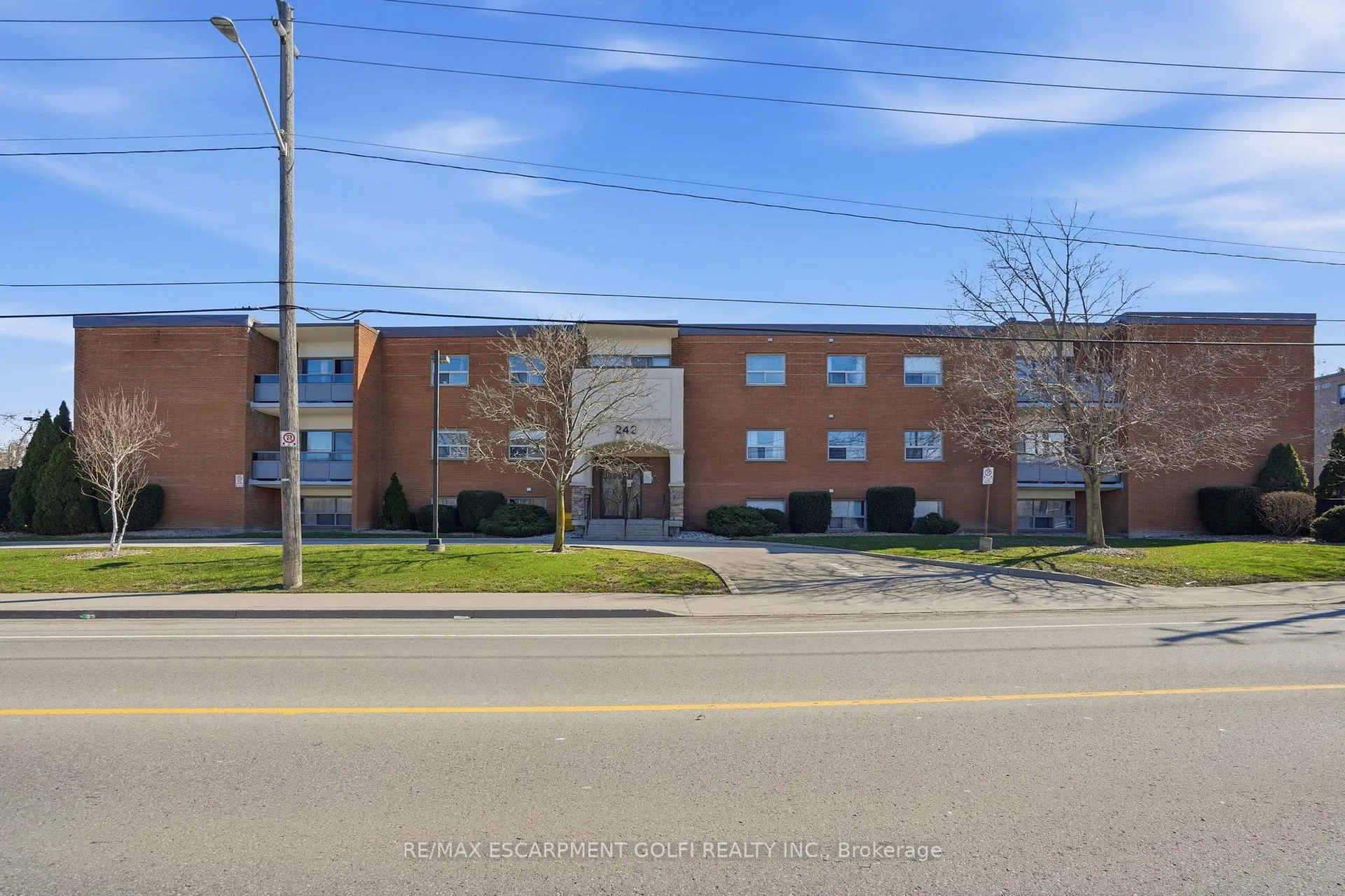 Photo 2 of Unit 108, 242 Oakdale Avenue, St. Catharines, Oakdale — HOMEH