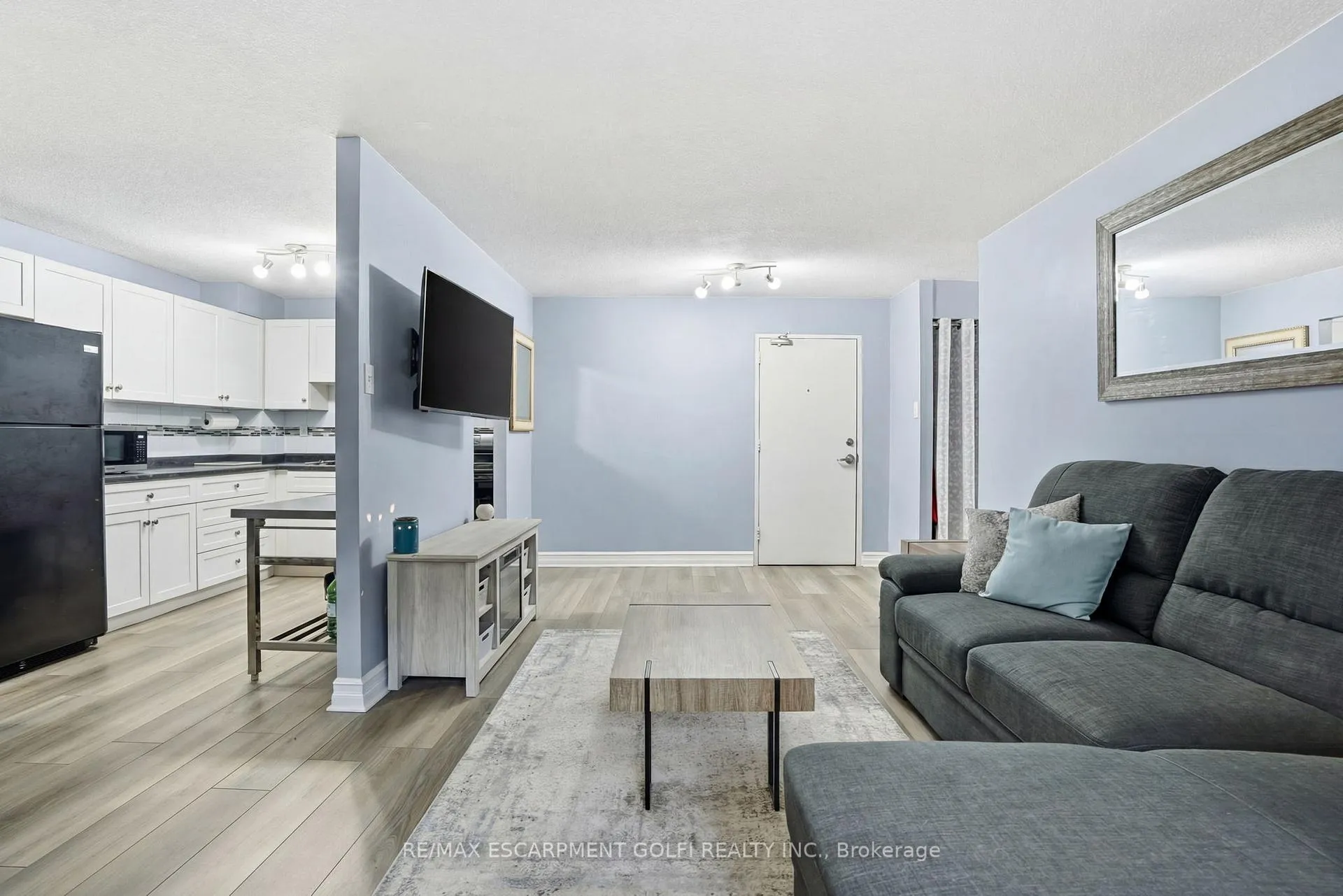 Photo 8 of Unit 108, 242 Oakdale Avenue, St. Catharines, Oakdale — HOMEH