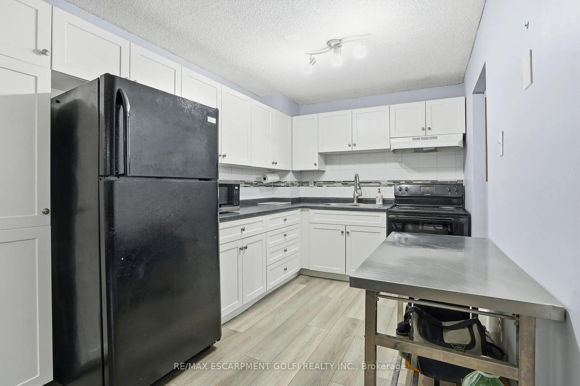 Photo 11 of Unit 108, 242 Oakdale Avenue, St. Catharines, Oakdale — HOMEH