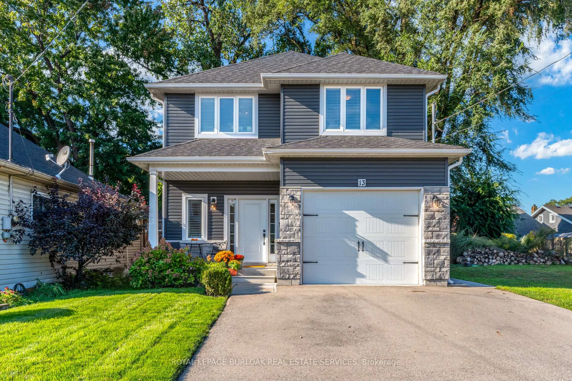 Photo 1 of 13 Clare Avenue, Hamilton, Hamilton Beach — HOMEH