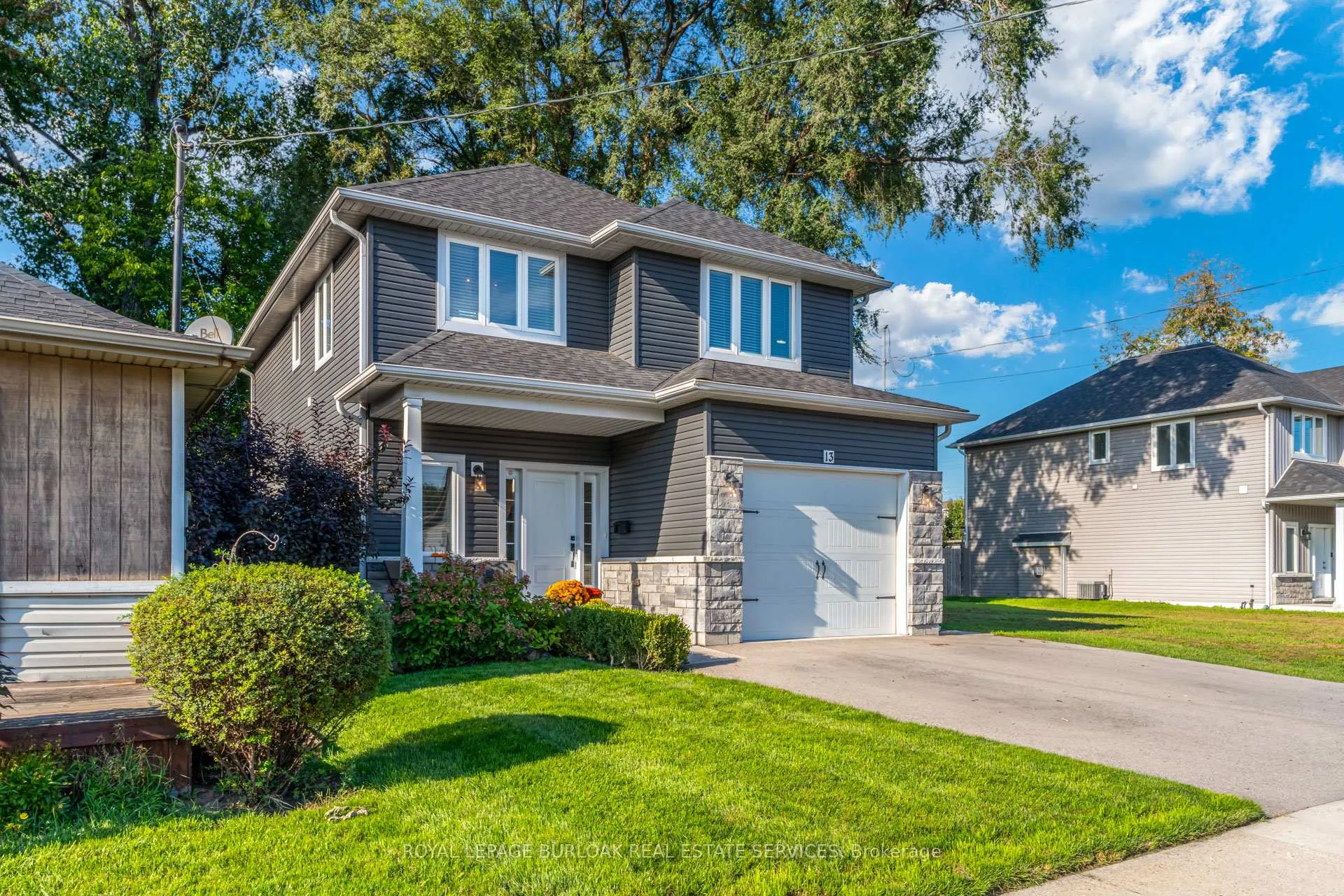 Photo 2 of 13 Clare Avenue, Hamilton, Hamilton Beach — HOMEH