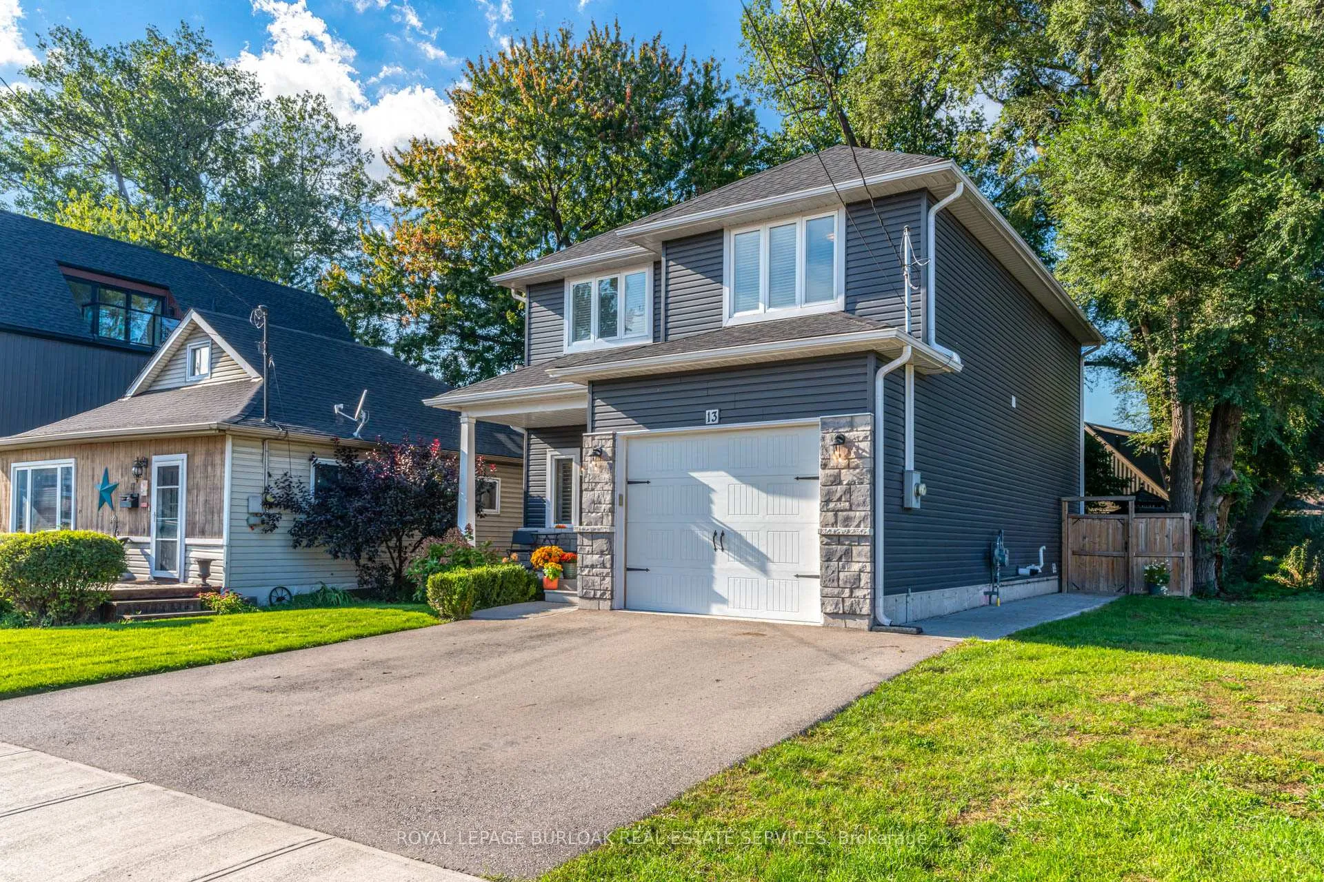 Photo 3 of 13 Clare Avenue, Hamilton, Hamilton Beach — HOMEH