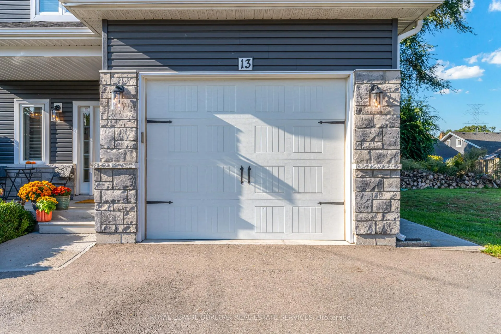 Photo 4 of 13 Clare Avenue, Hamilton, Hamilton Beach — HOMEH
