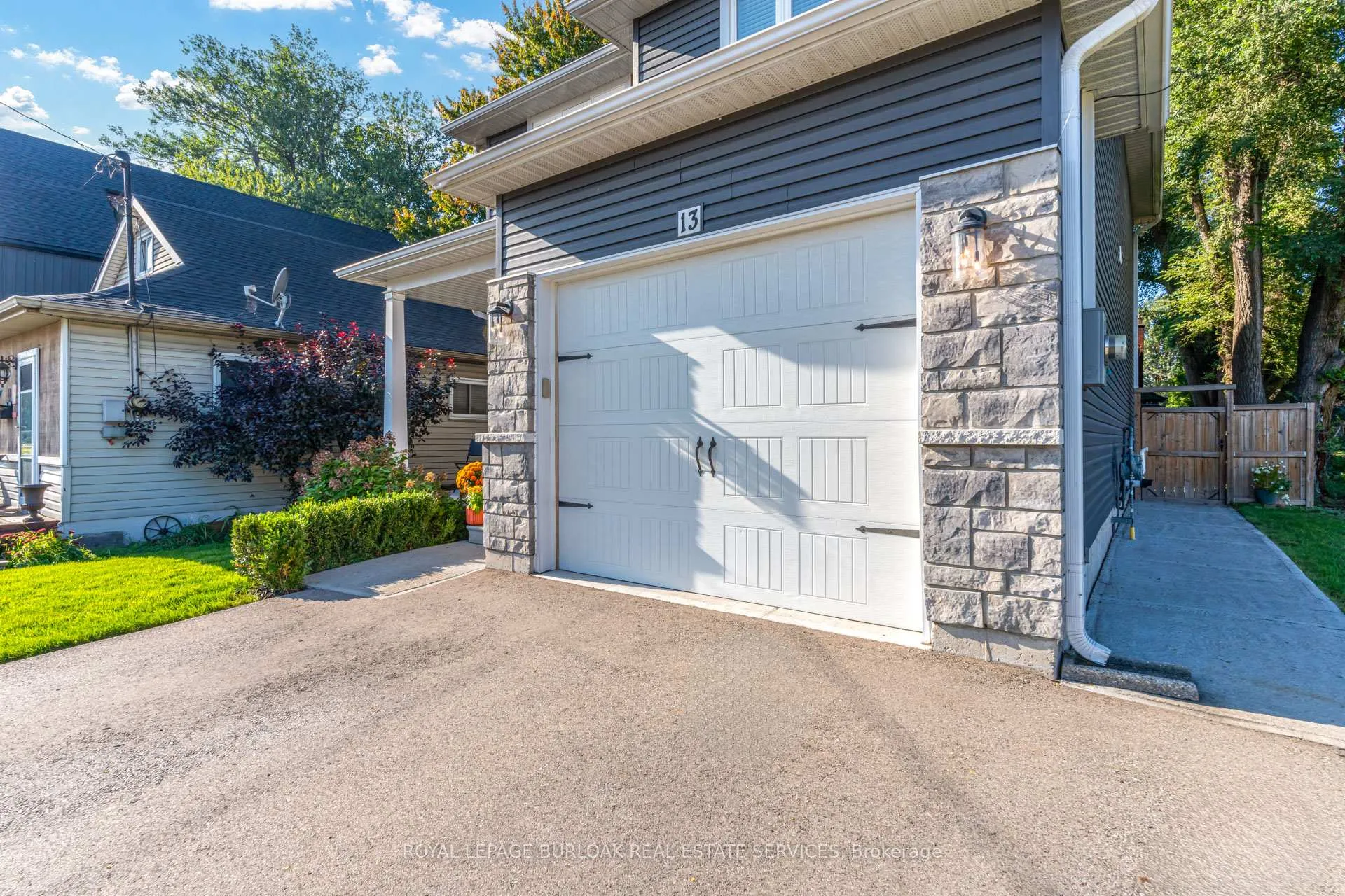 Photo 5 of 13 Clare Avenue, Hamilton, Hamilton Beach — HOMEH