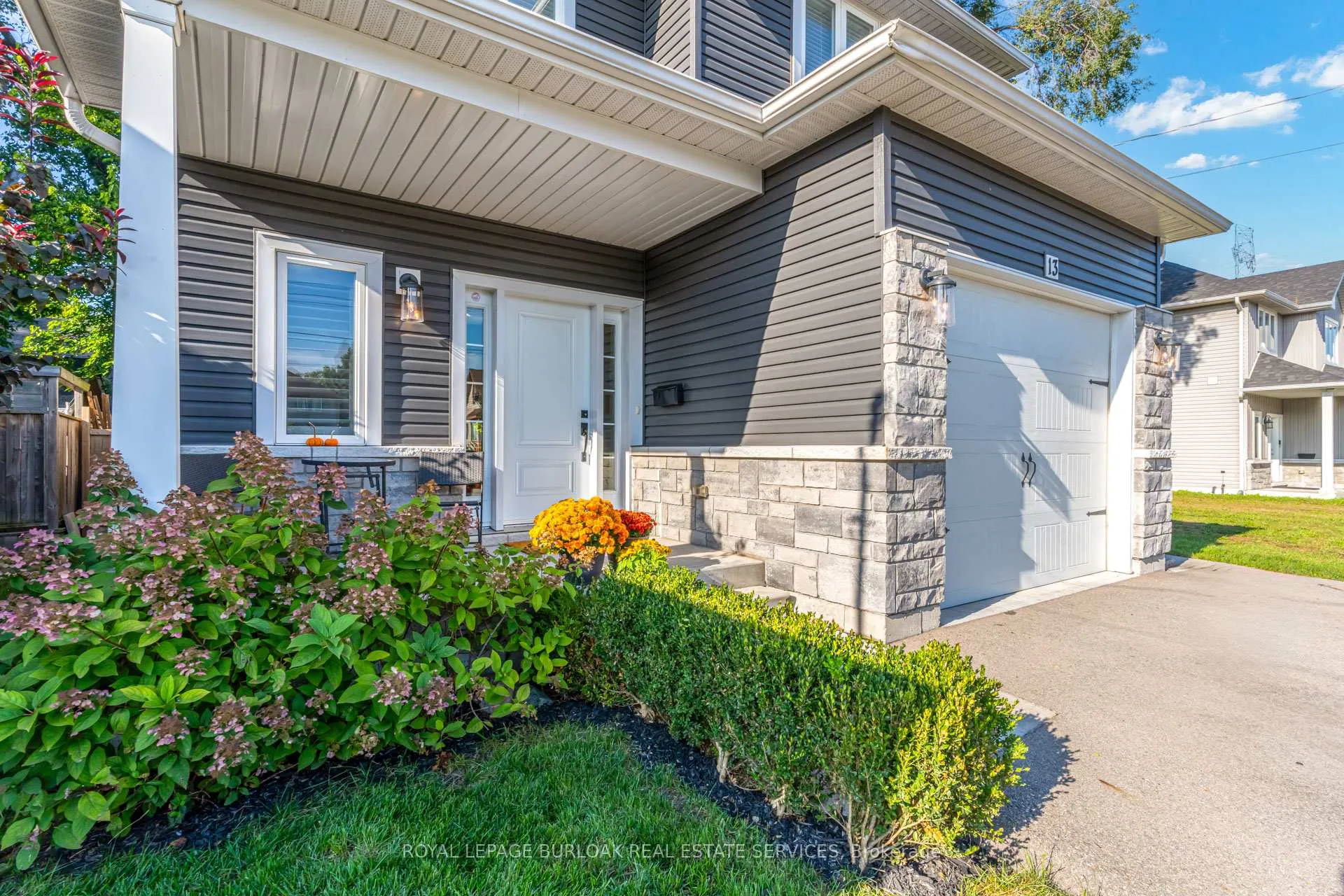 Photo 6 of 13 Clare Avenue, Hamilton, Hamilton Beach — HOMEH