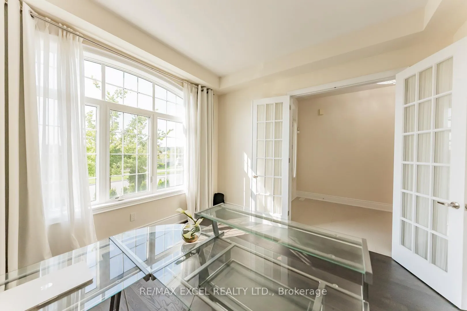 Photo 5 of 21 Paradise Valley Trail, King, Nobleton — HOMEH