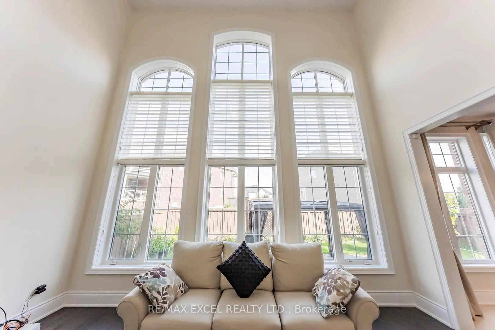 Photo 12 of 21 Paradise Valley Trail, King, Nobleton — HOMEH