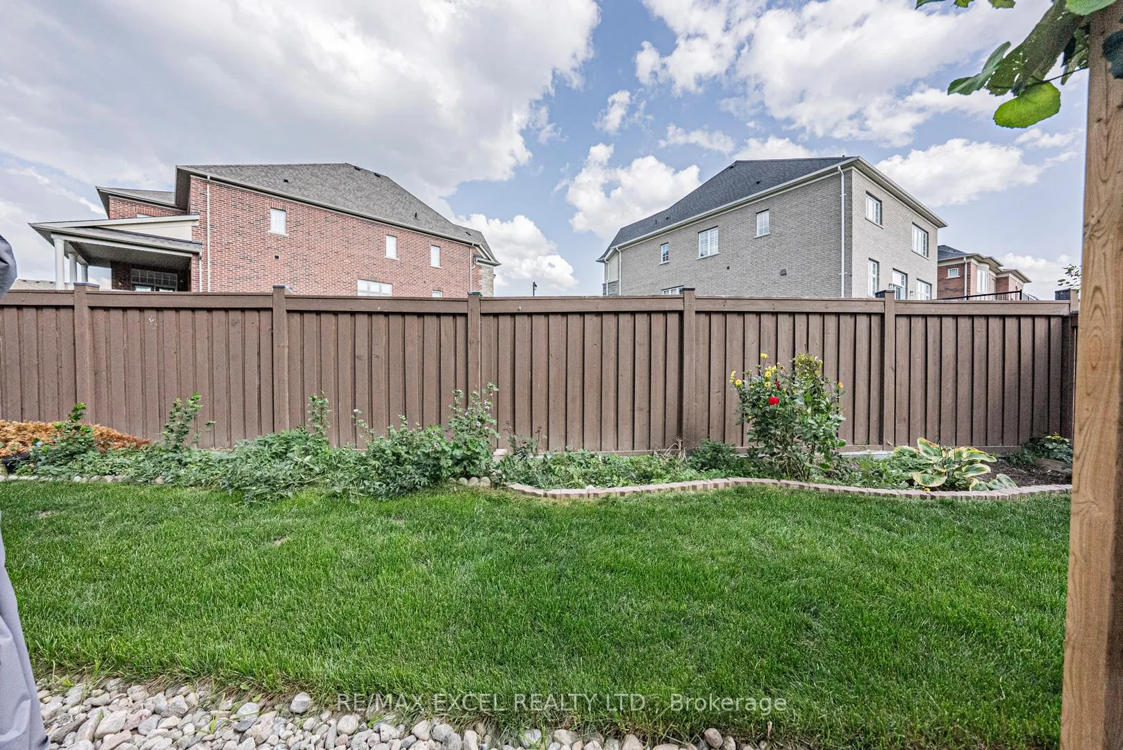 Photo 44 of 21 Paradise Valley Trail, King, Nobleton — HOMEH