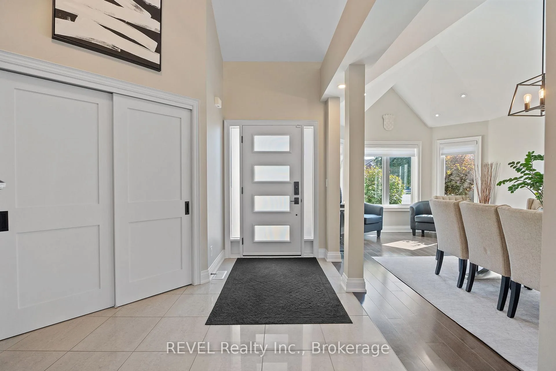 Photo 5 of 35 Agincourt Crescent, St. Catharines, Rykert/Vansickle — HOMEH