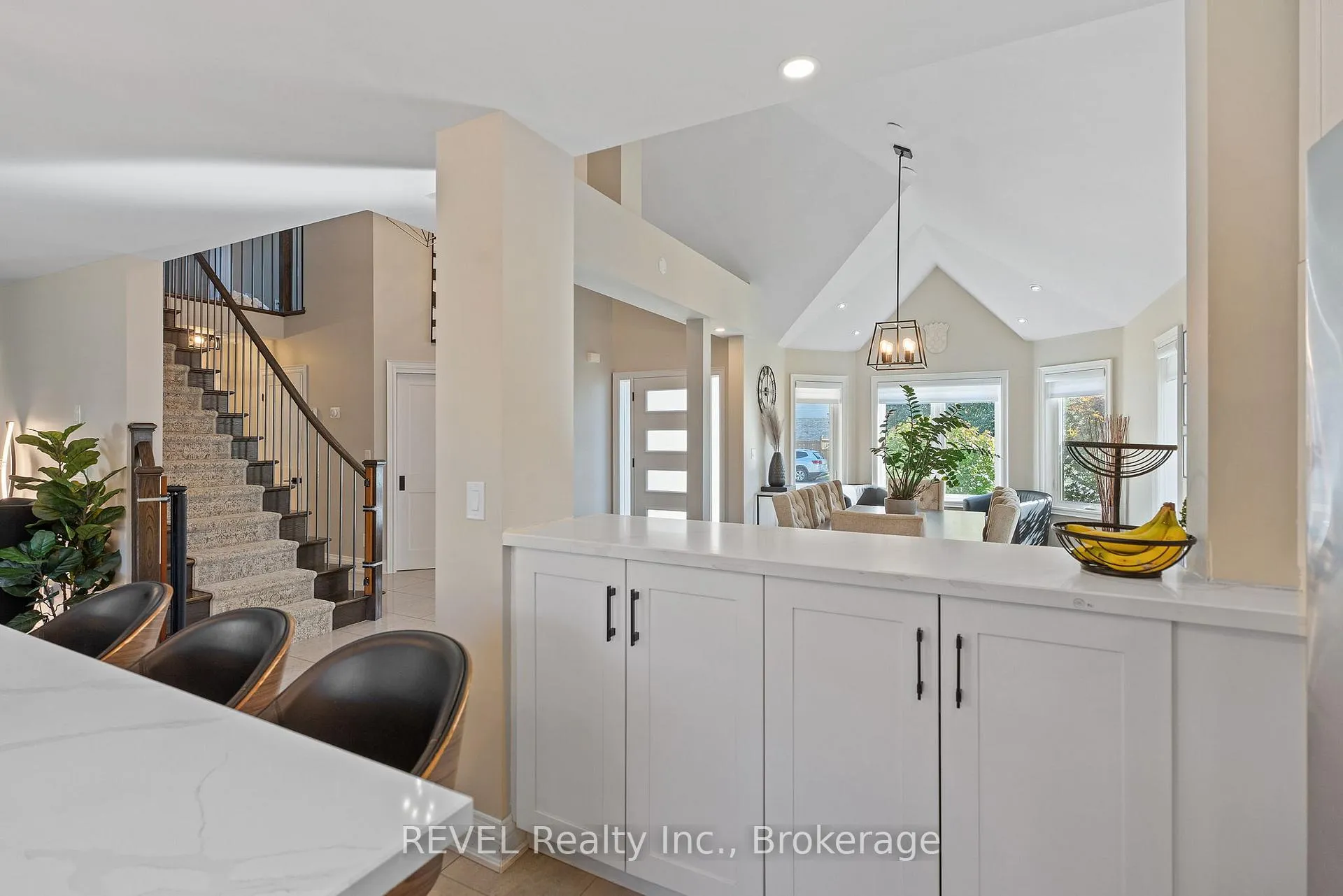 Photo 9 of 35 Agincourt Crescent, St. Catharines, Rykert/Vansickle — HOMEH