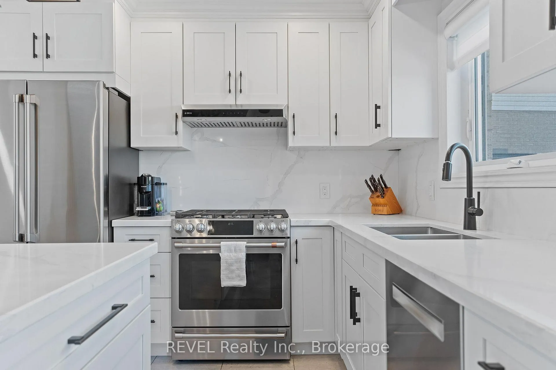 Photo 10 of 35 Agincourt Crescent, St. Catharines, Rykert/Vansickle — HOMEH