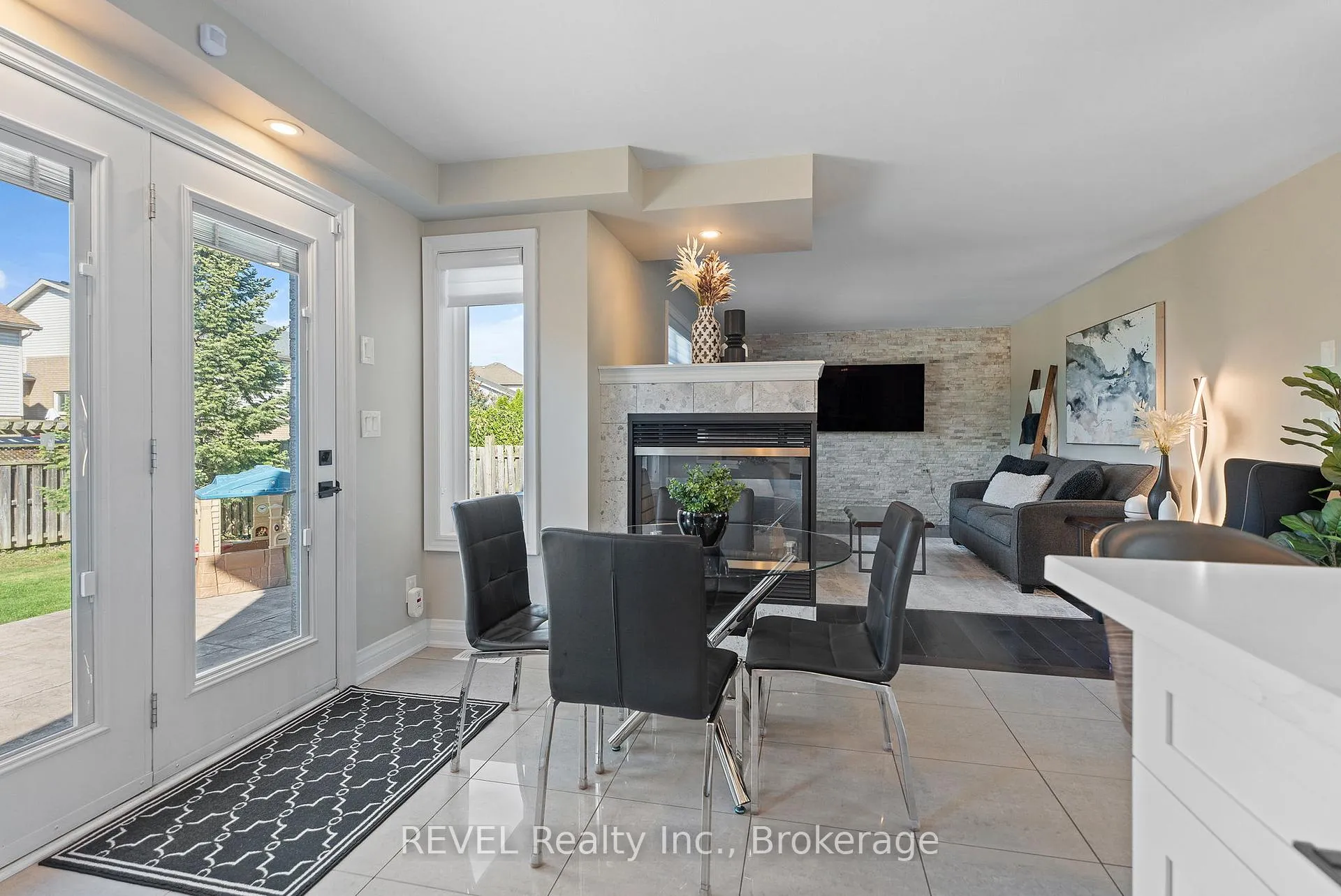 Photo 14 of 35 Agincourt Crescent, St. Catharines, Rykert/Vansickle — HOMEH