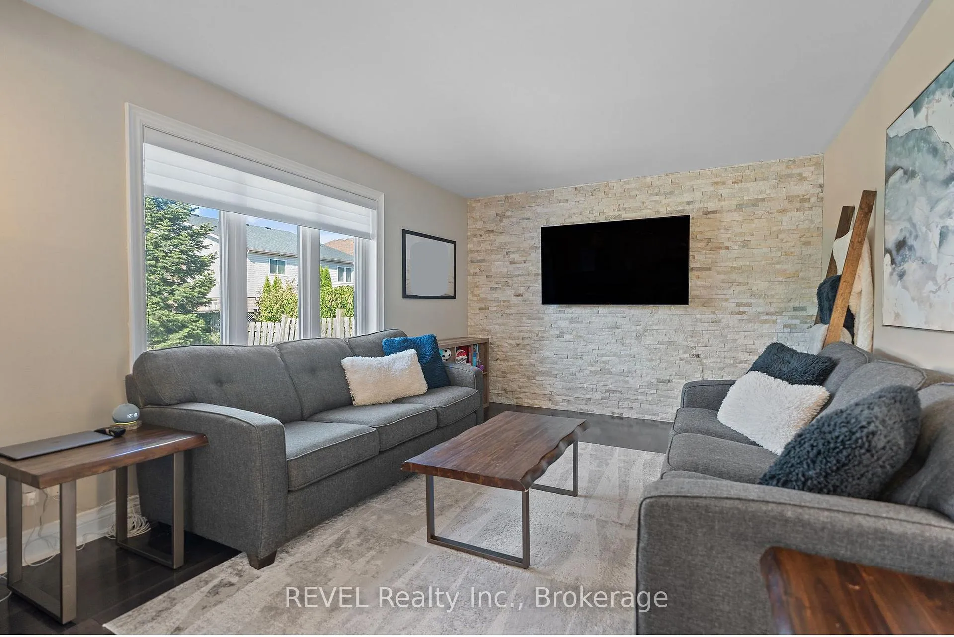 Photo 15 of 35 Agincourt Crescent, St. Catharines, Rykert/Vansickle — HOMEH