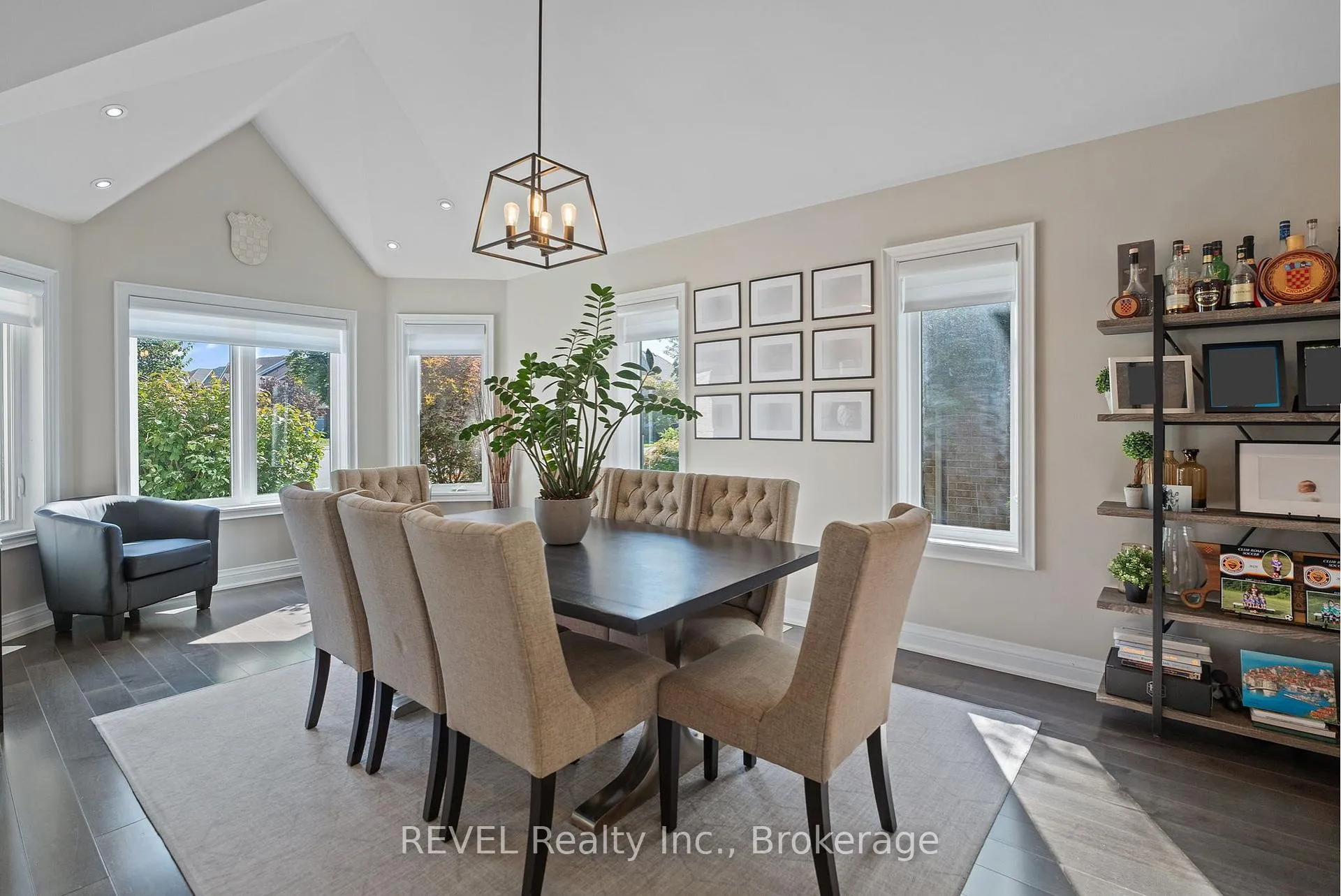 Photo 19 of 35 Agincourt Crescent, St. Catharines, Rykert/Vansickle — HOMEH