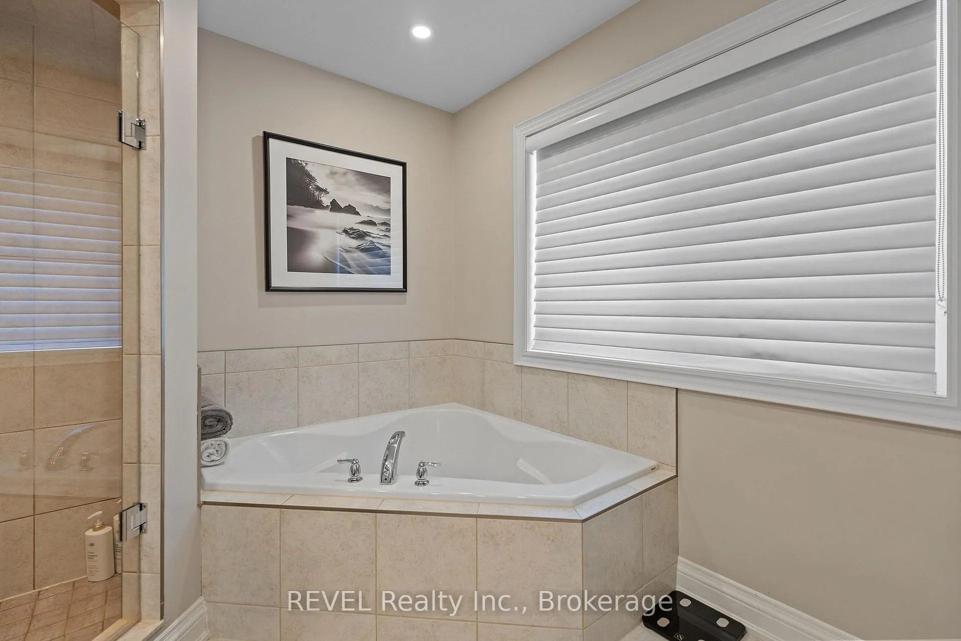 Photo 27 of 35 Agincourt Crescent, St. Catharines, Rykert/Vansickle — HOMEH