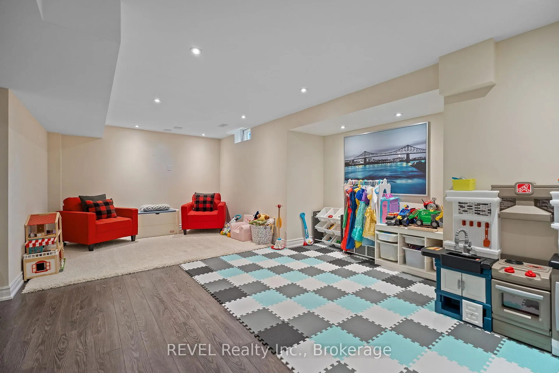 Photo 33 of 35 Agincourt Crescent, St. Catharines, Rykert/Vansickle — HOMEH