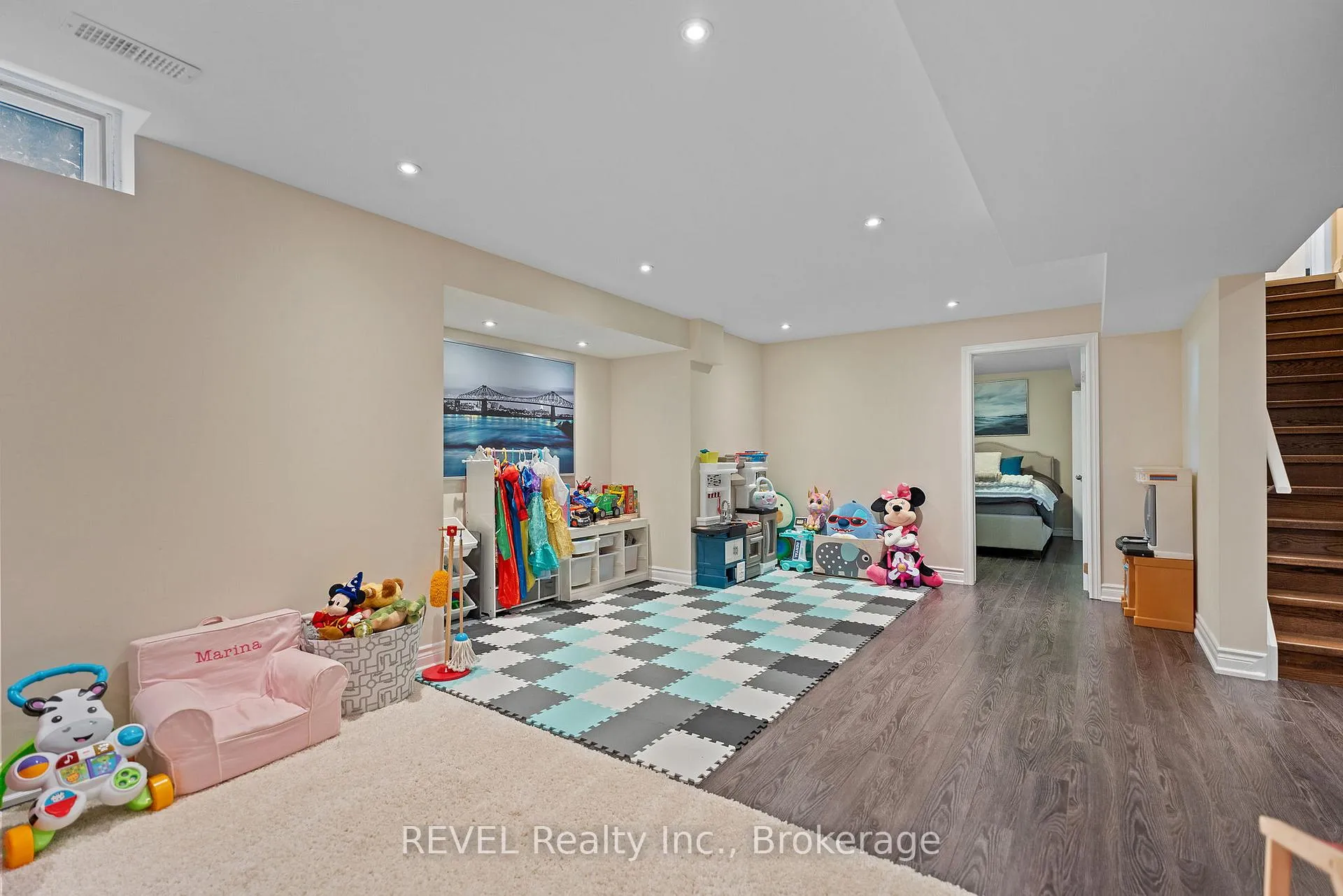 Photo 34 of 35 Agincourt Crescent, St. Catharines, Rykert/Vansickle — HOMEH