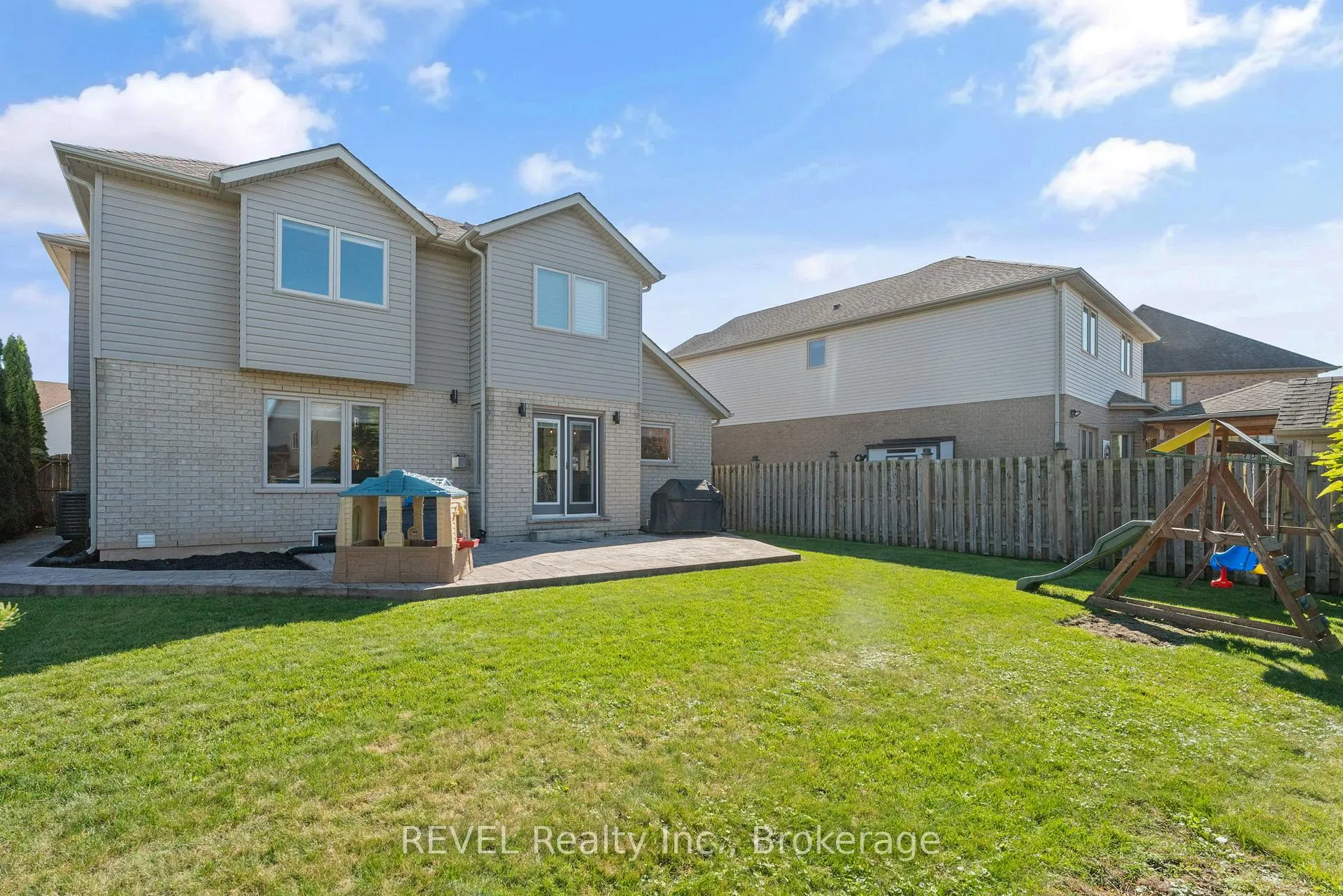 Photo 38 of 35 Agincourt Crescent, St. Catharines, Rykert/Vansickle — HOMEH