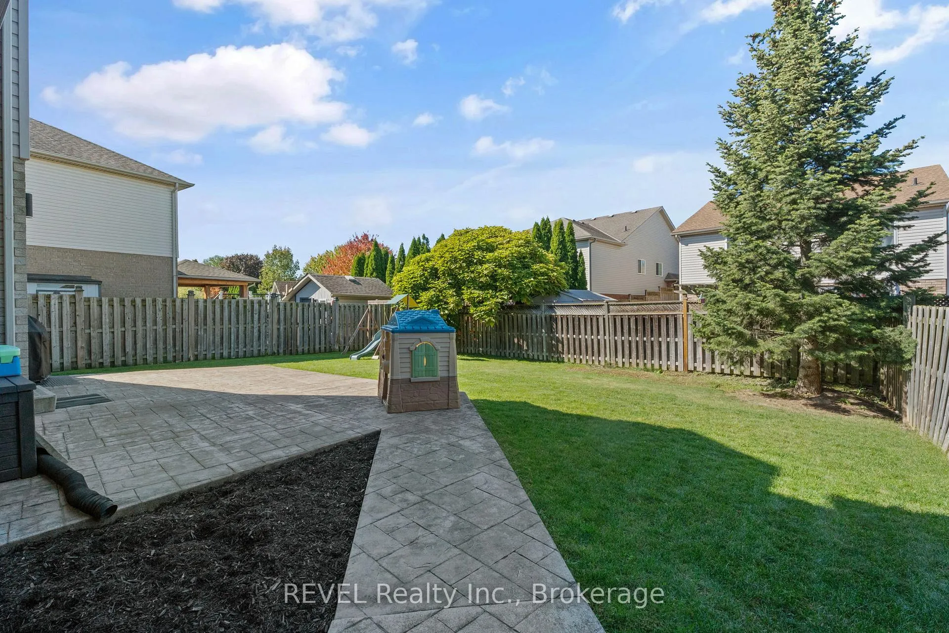 Photo 39 of 35 Agincourt Crescent, St. Catharines, Rykert/Vansickle — HOMEH